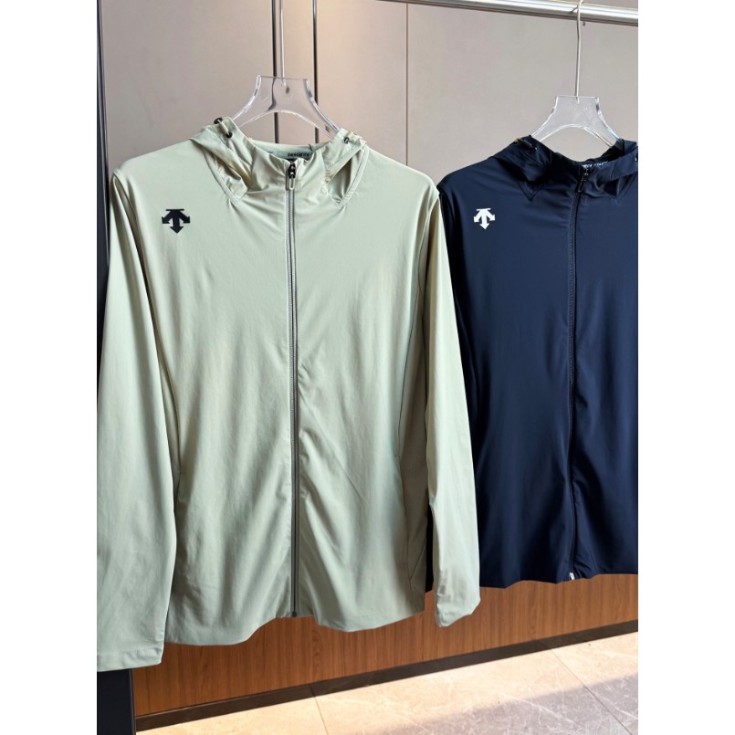 <p>DESCENTE 4D運動版型防曬外套</p>