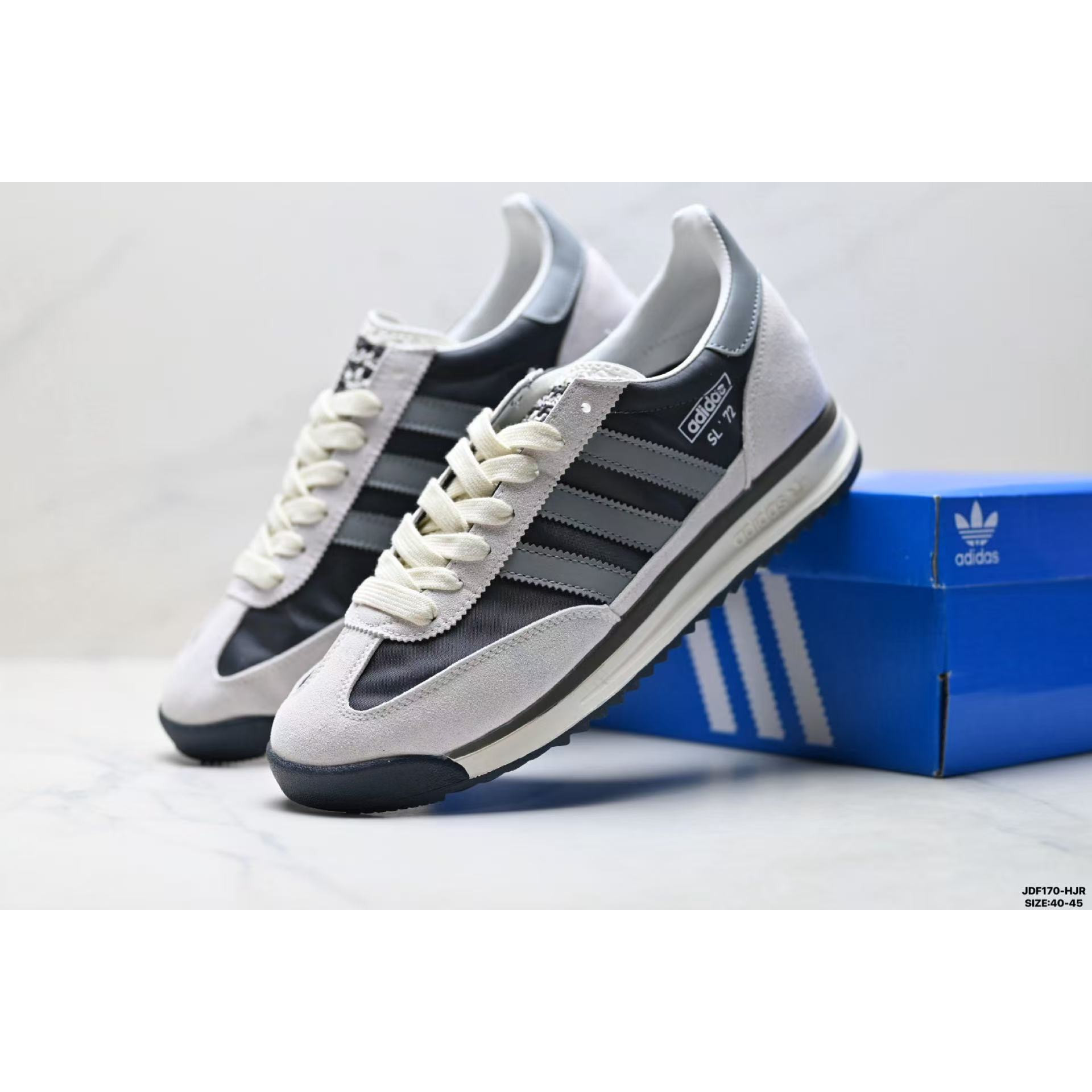 <p>全色 Adidas 复古休闲运动鞋</p>