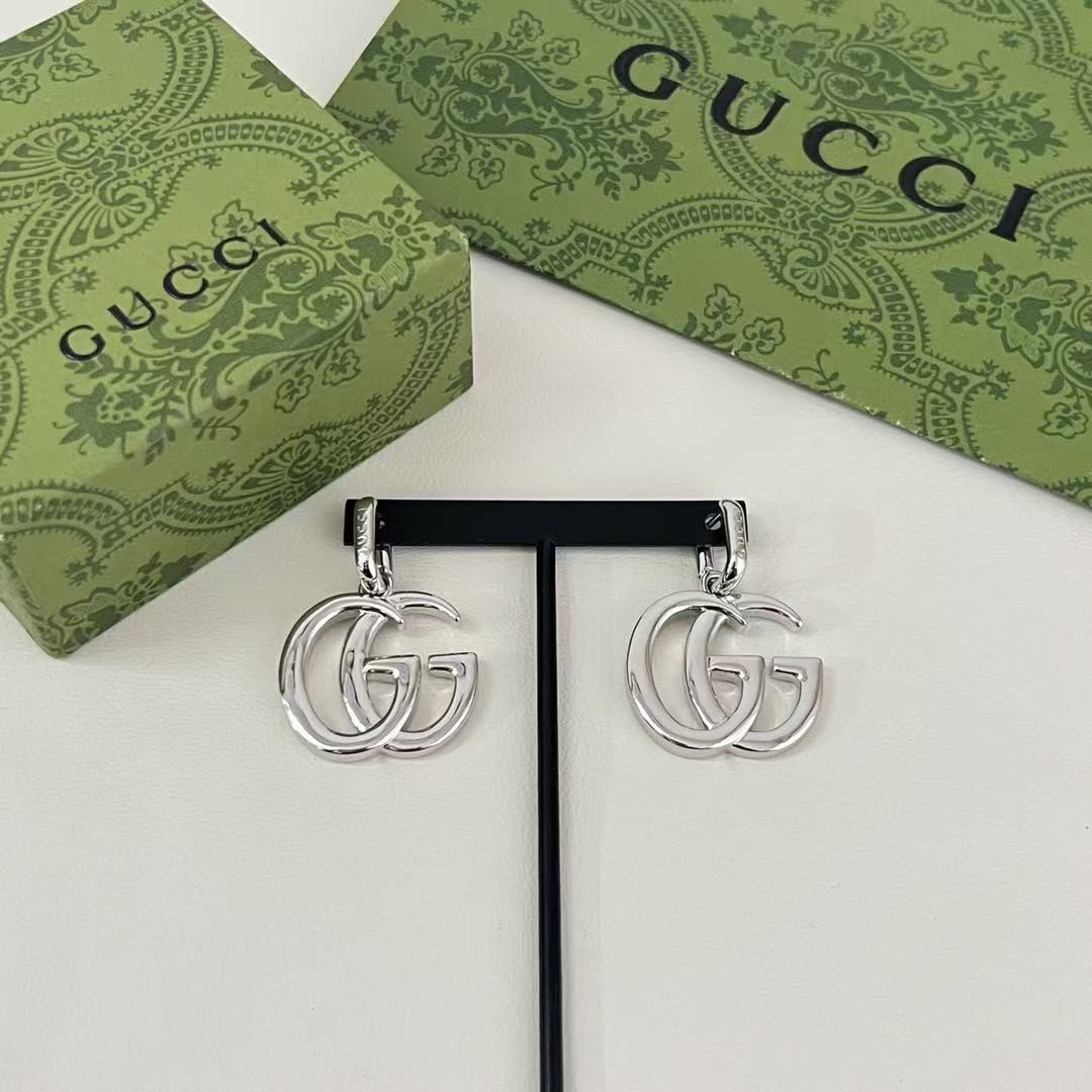 <p>GUCCI &nbsp;双G耳环&nbsp;</p>