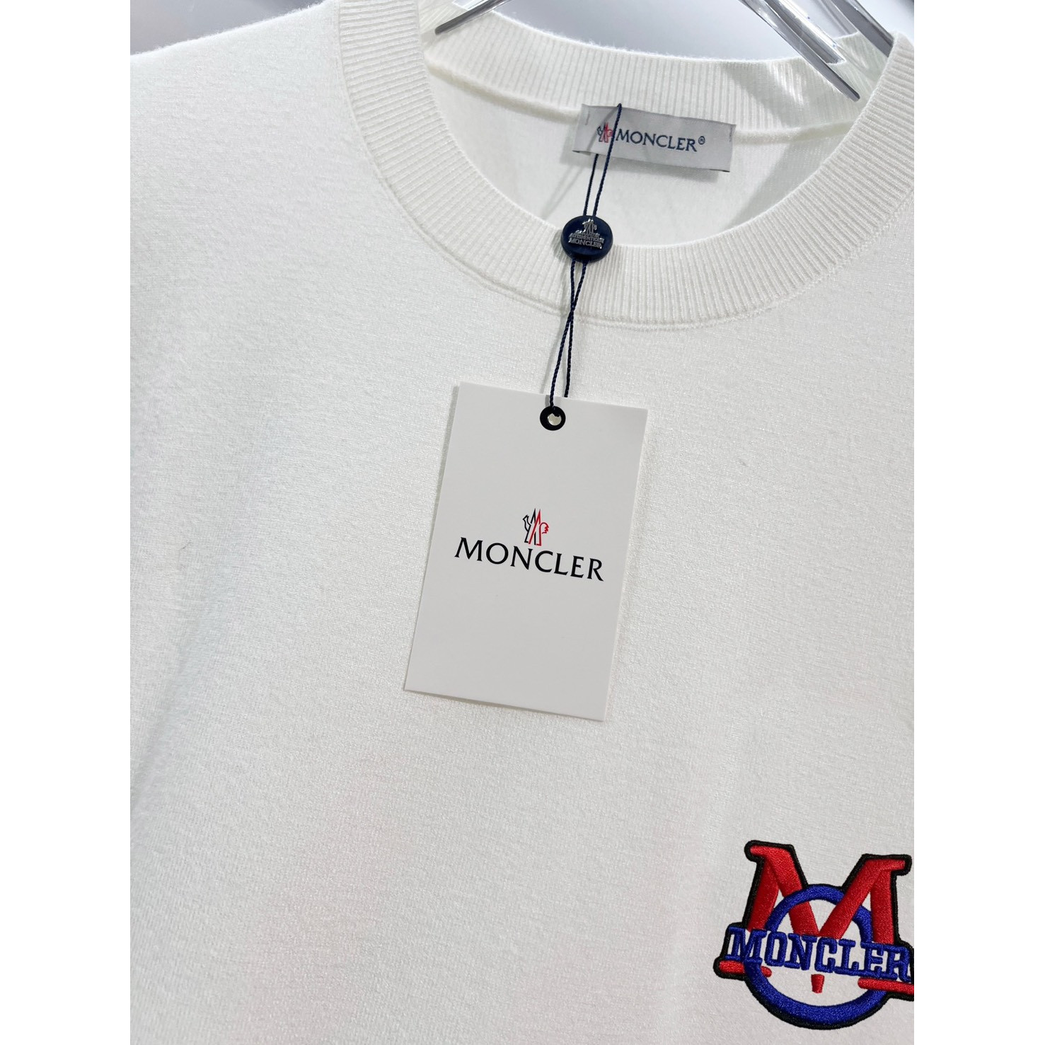 <p>MONCLER 针织衫圆领(白)</p>