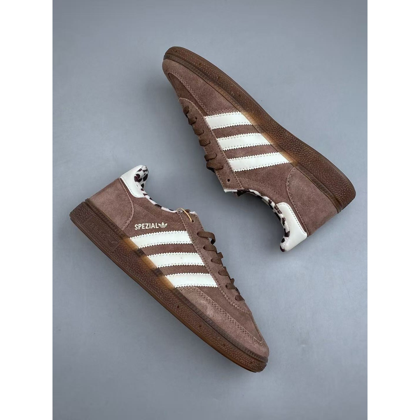 <p>Adidas Originals HANDBALL SPEZIAL 运动板鞋(咖啡)</p>