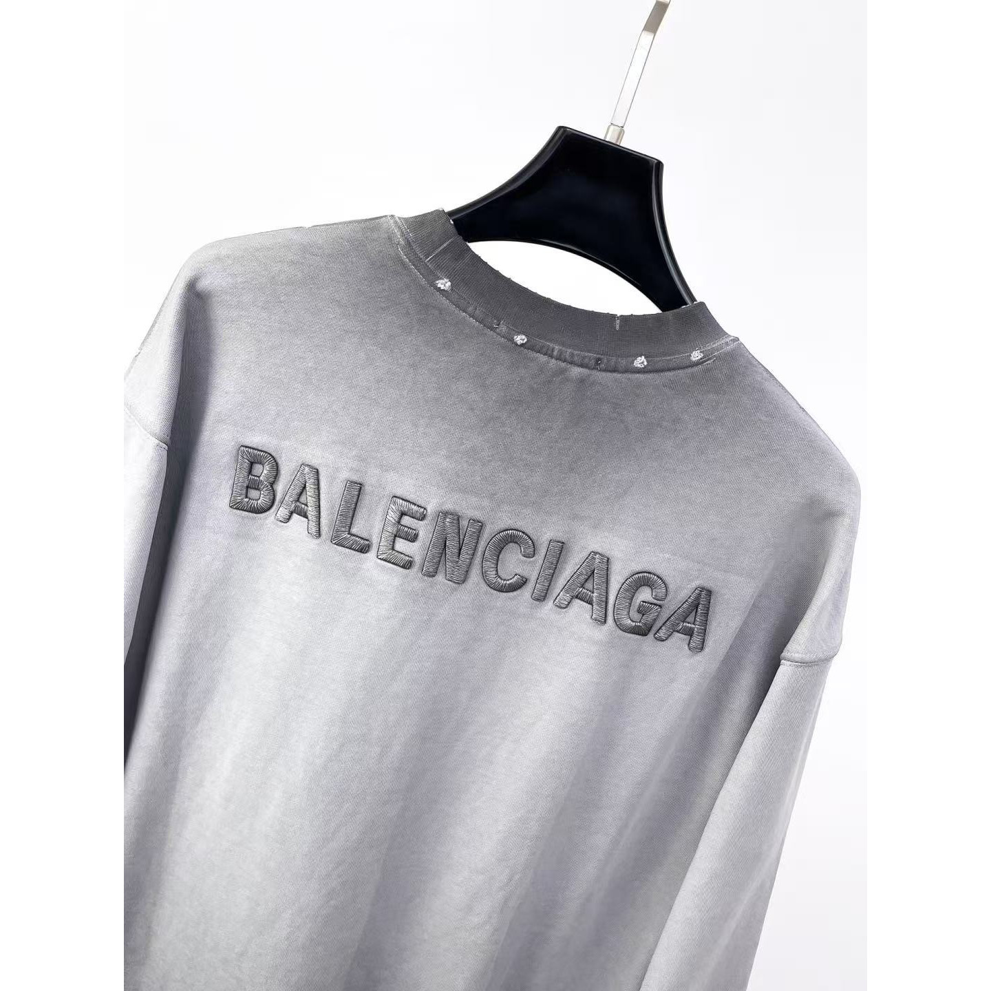 <p>Balenciaga 圓領長袖T恤(洗水灰)</p>