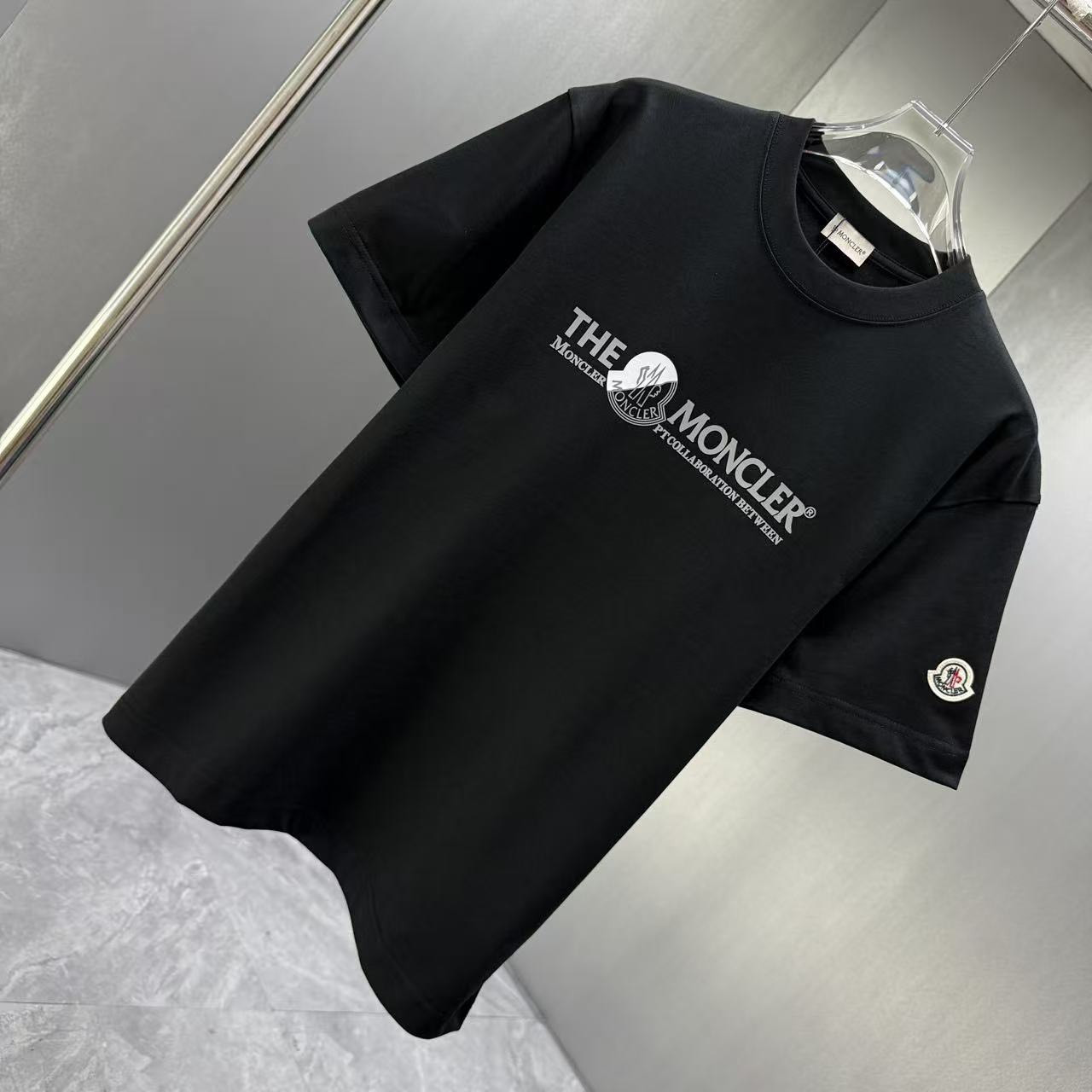 <p>Moncler 短袖T恤(黑)</p>