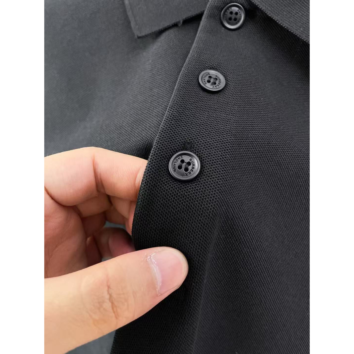 <p>BURBERRY 长袖Polo衫(黑)</p>