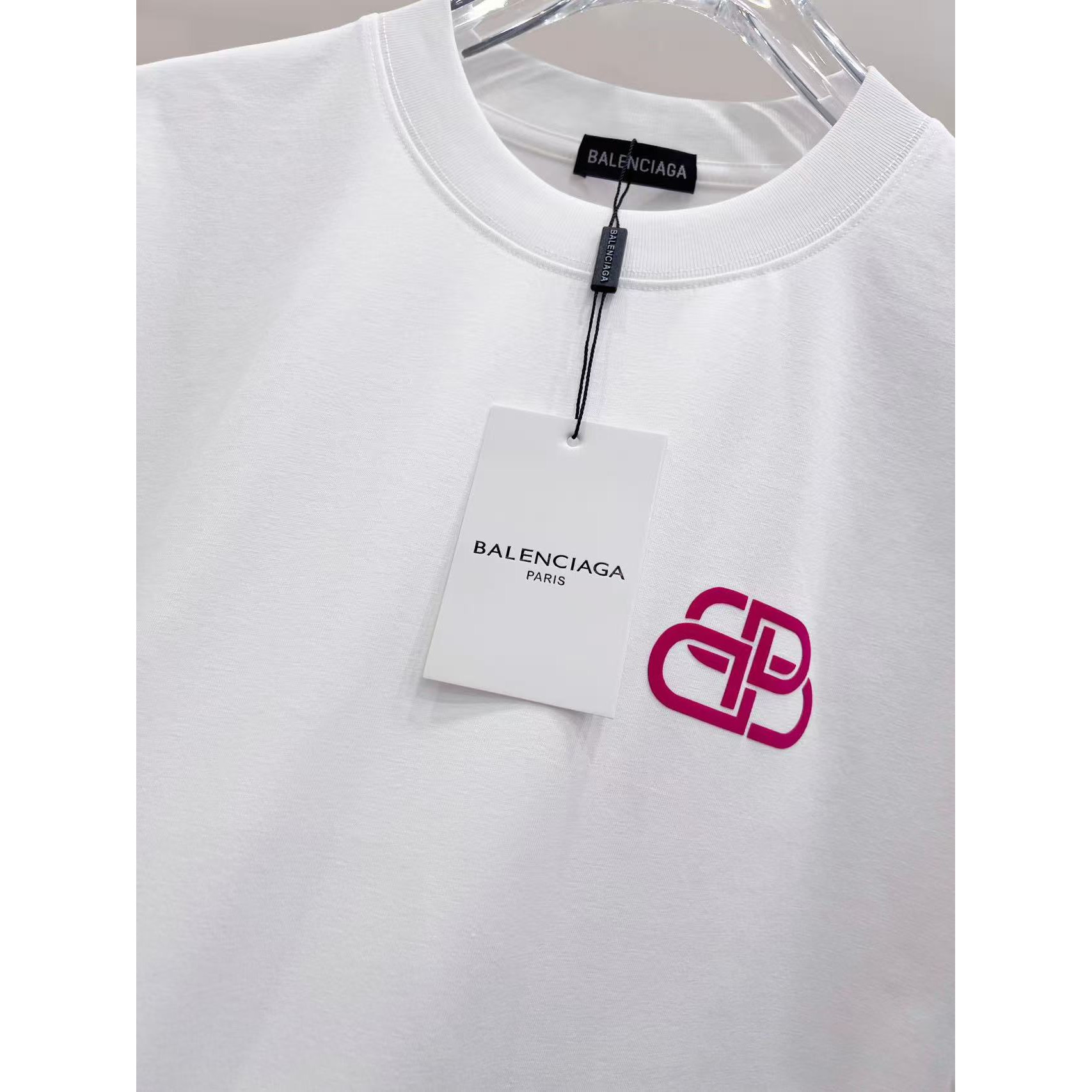 <p>Balenciaga 短袖T恤(白)&nbsp;</p>