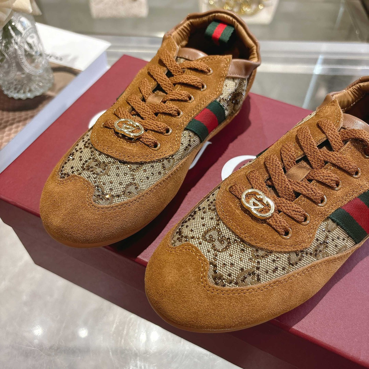 <p>GUCCI 水晶钻鞋(棕)</p>