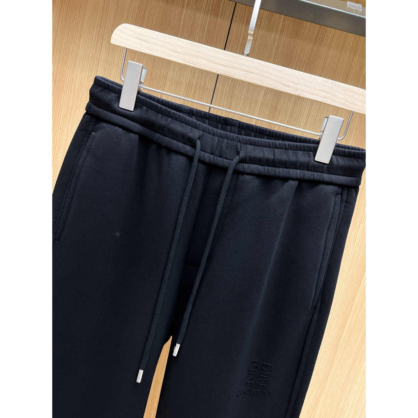 <p>GIVENCHY 套裝(黑)</p>