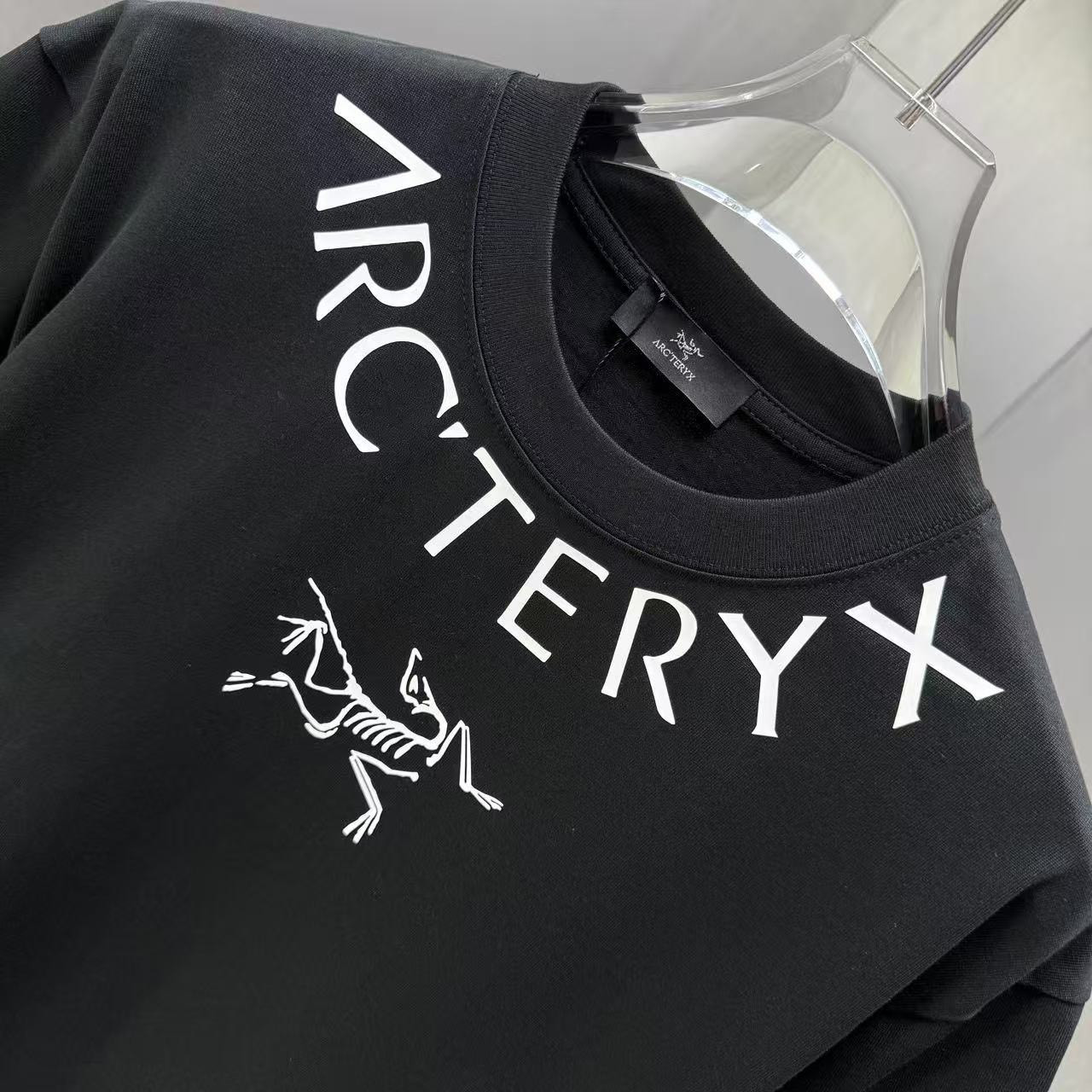 <p>Arc'teryx 短袖T恤(黑)</p>