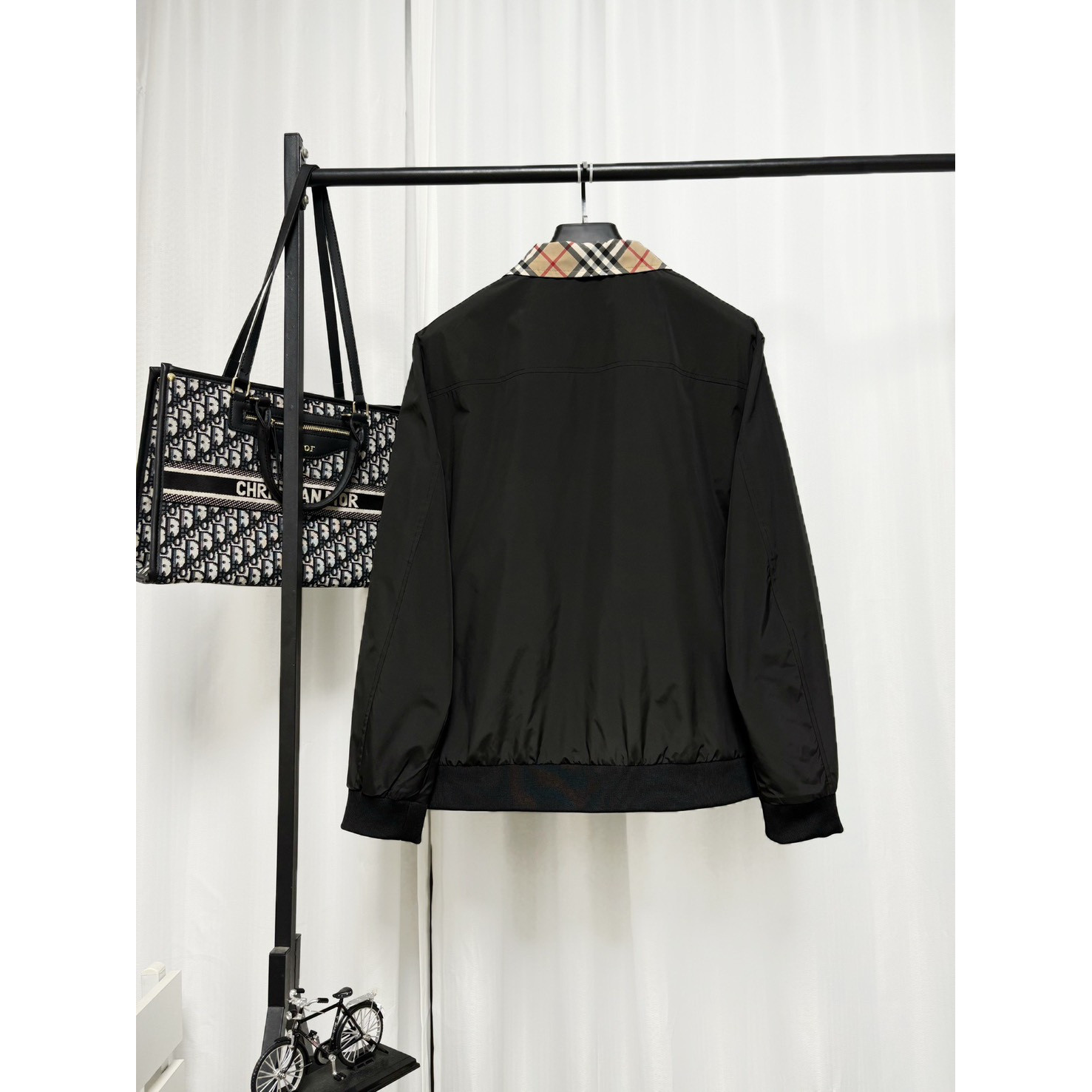 <p>Burberry 夹克外套</p>