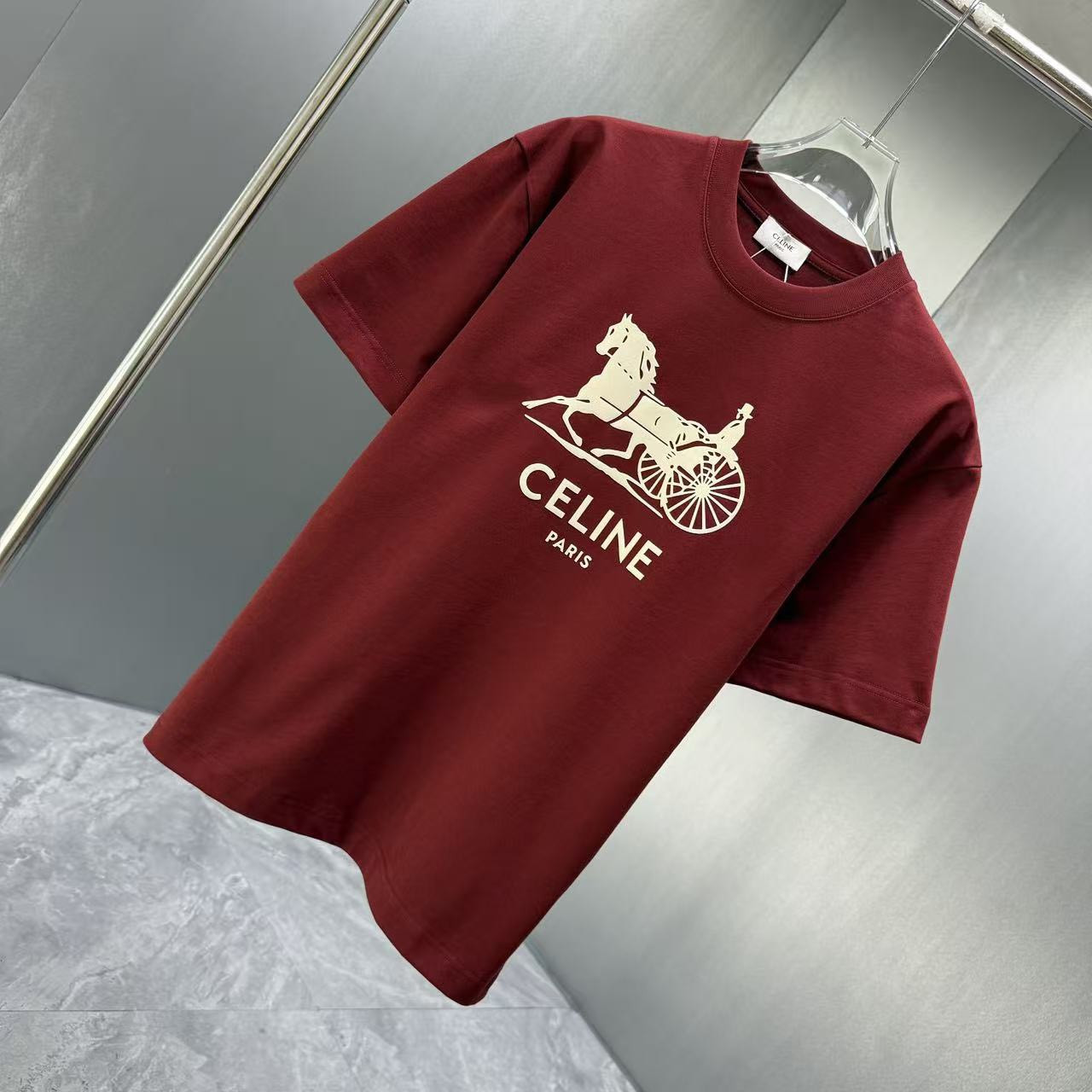 <p>CELINE 短袖T恤(深紅)</p>