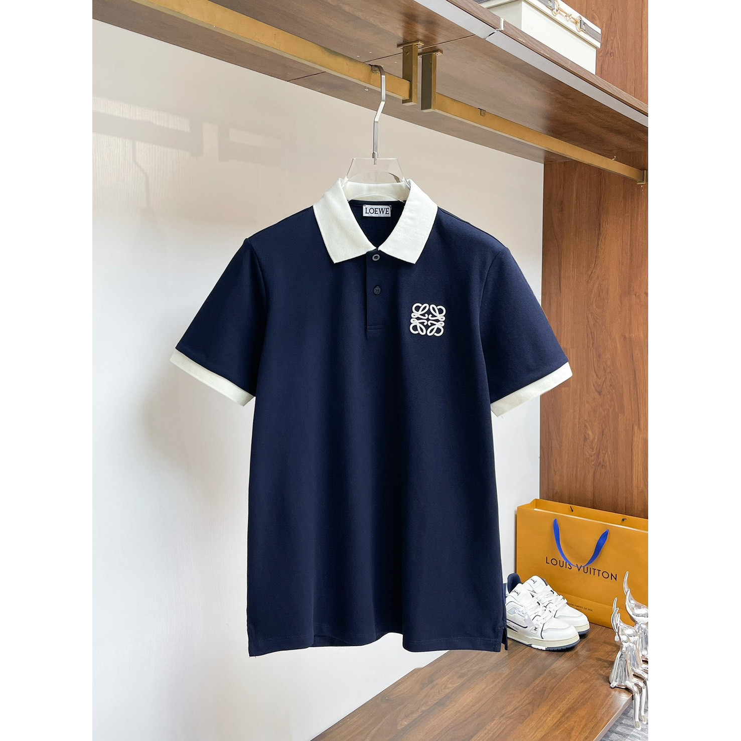 <p>LOEWE&nbsp;短袖翻领polo衫(藏青)</p>