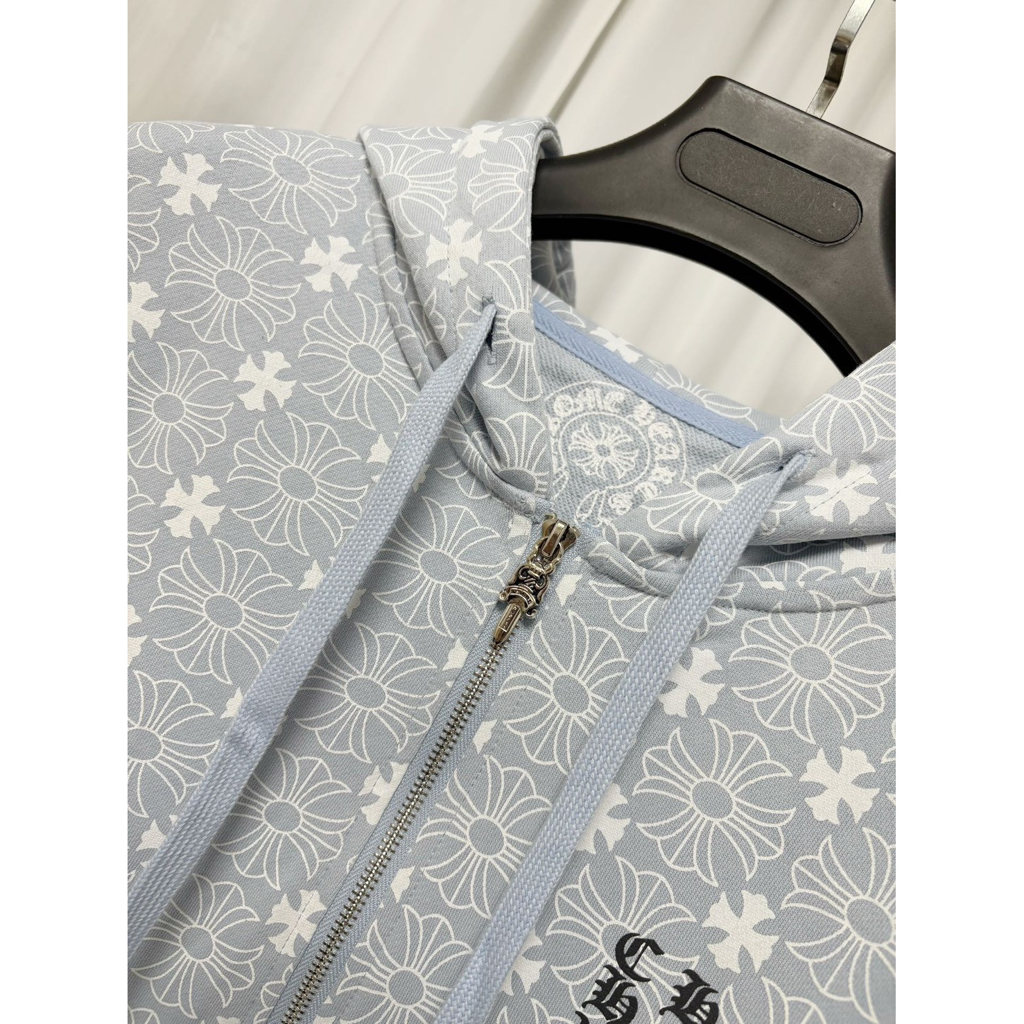 <p>Chrome Hearts 拉链外套</p>

<p>&nbsp;</p>