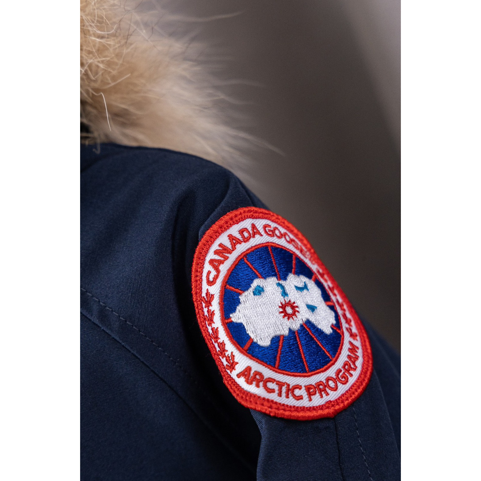 <p>Canada Goose 01款 Chilliwack Bomber 飞行员羽绒服(藏蓝色)</p>