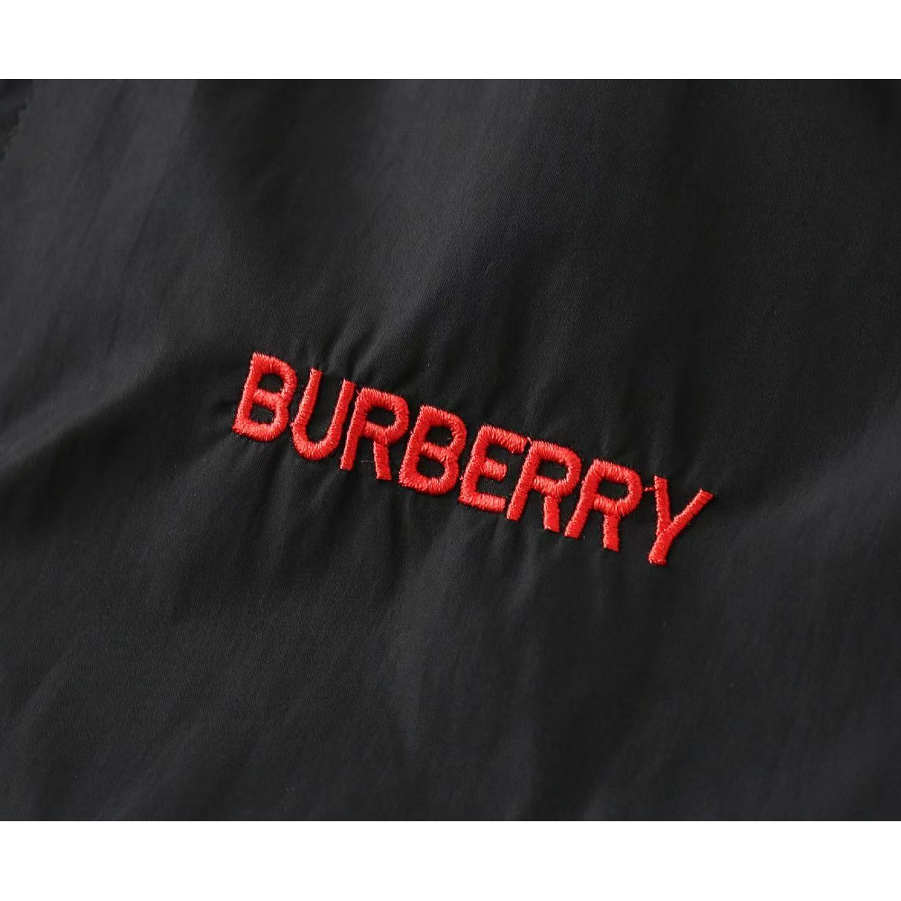 <p>BURBERRY 男士夹克外套(黑)</p>