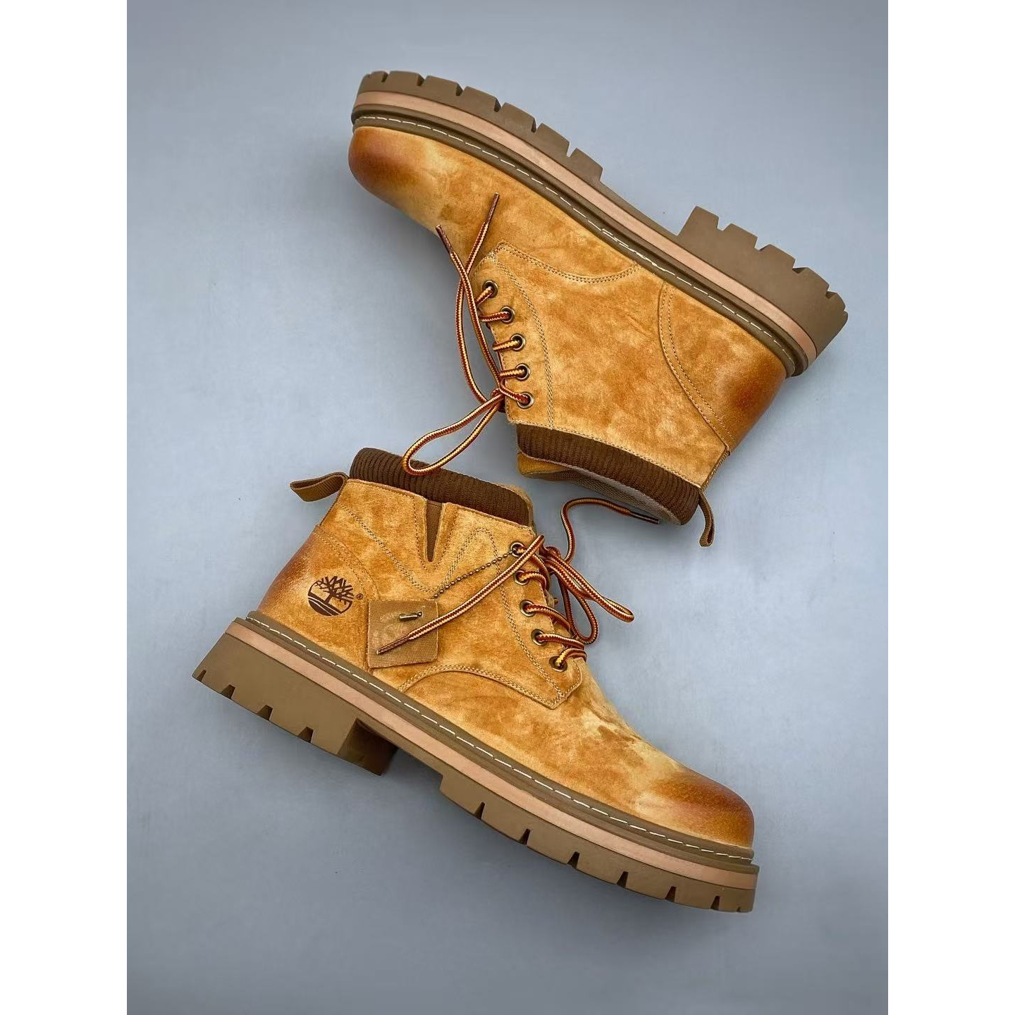 <p>Timberland 经典户外休闲大黄靴系列(黃)</p>