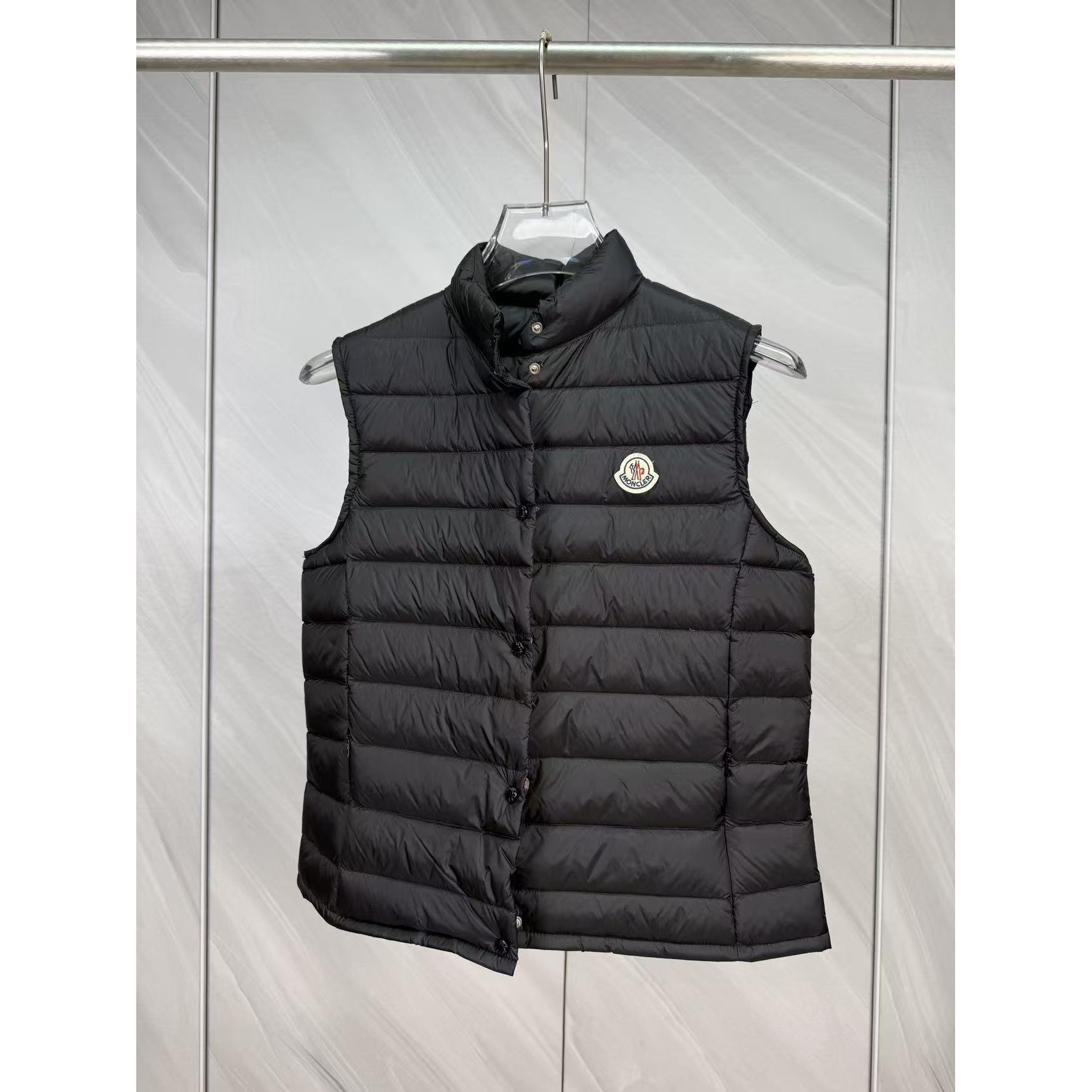 <p>Moncler Liane女士立领羽绒服(黑)</p>