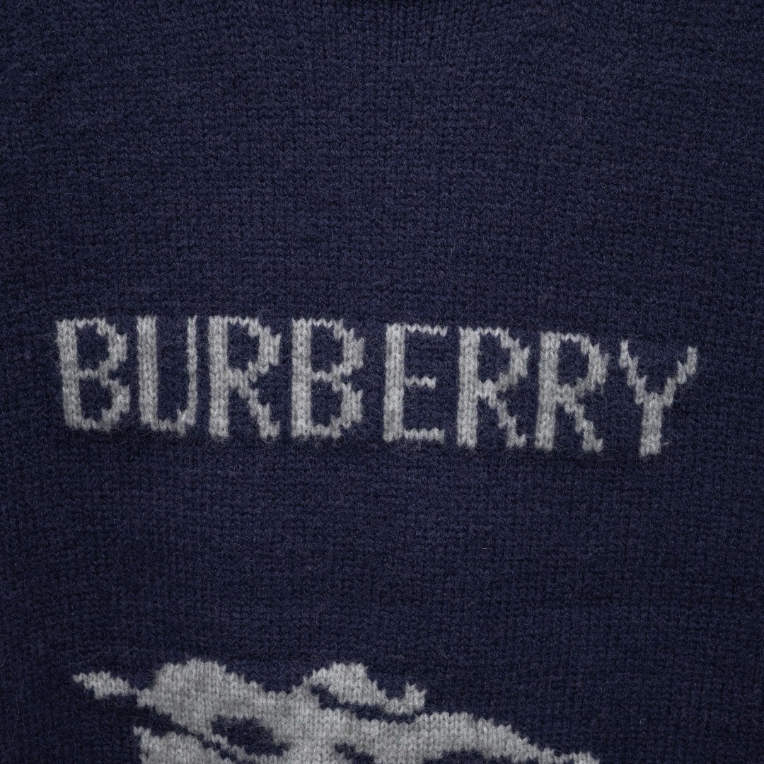 <p>BURBERRY&nbsp;战马 LOGO长袖毛衣(藏青)</p>