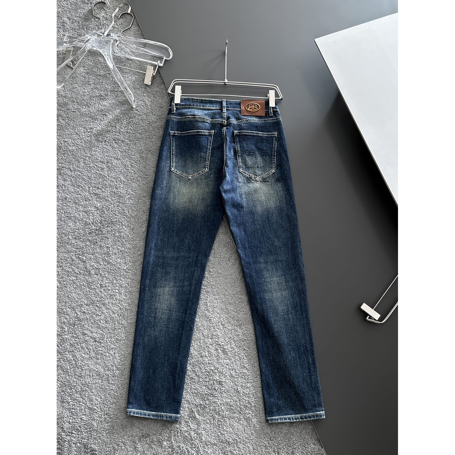 <p>Balenciaga 高品质牛仔裤</p>