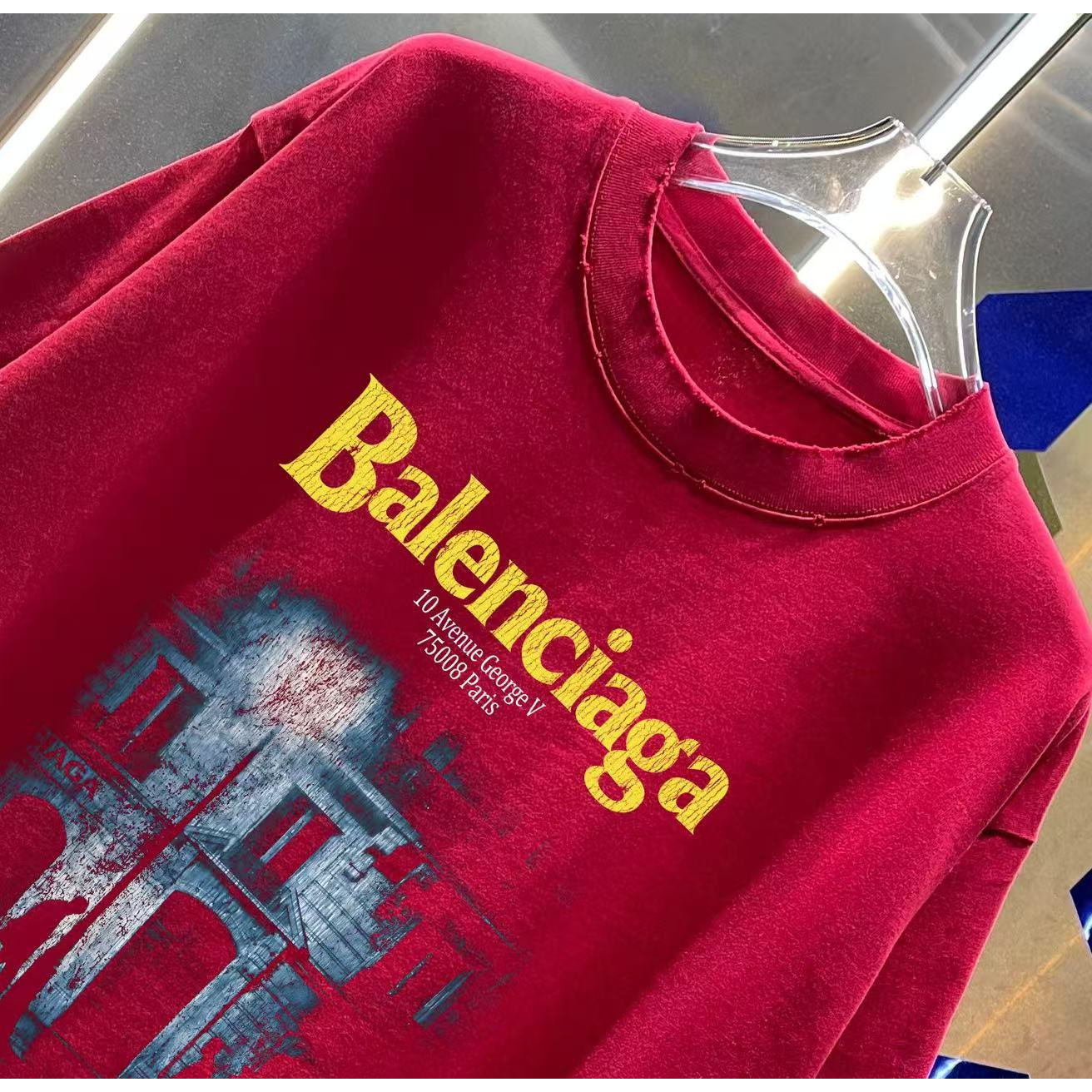 <p>Balenciaga 洗水磨破短袖T恤(洗水紅)</p>