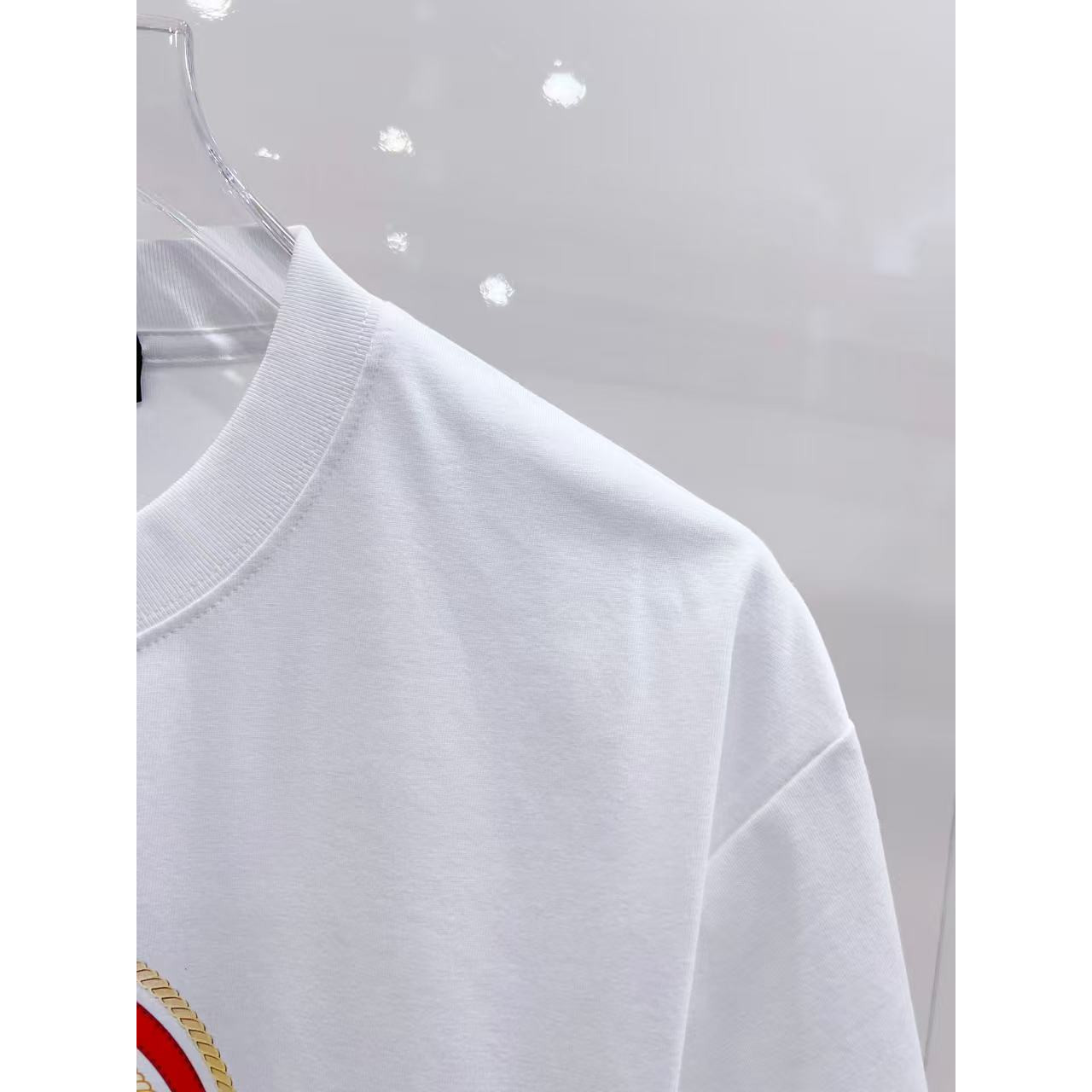 <p>Fendi 印花Logo短袖(白)</p>