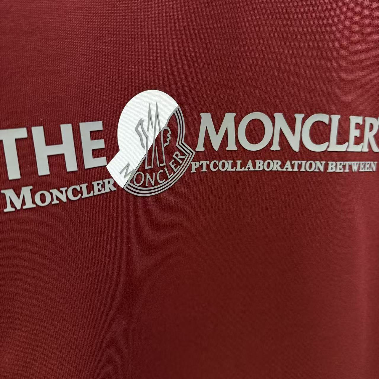 <p>Moncler 短袖T恤(紅)</p>