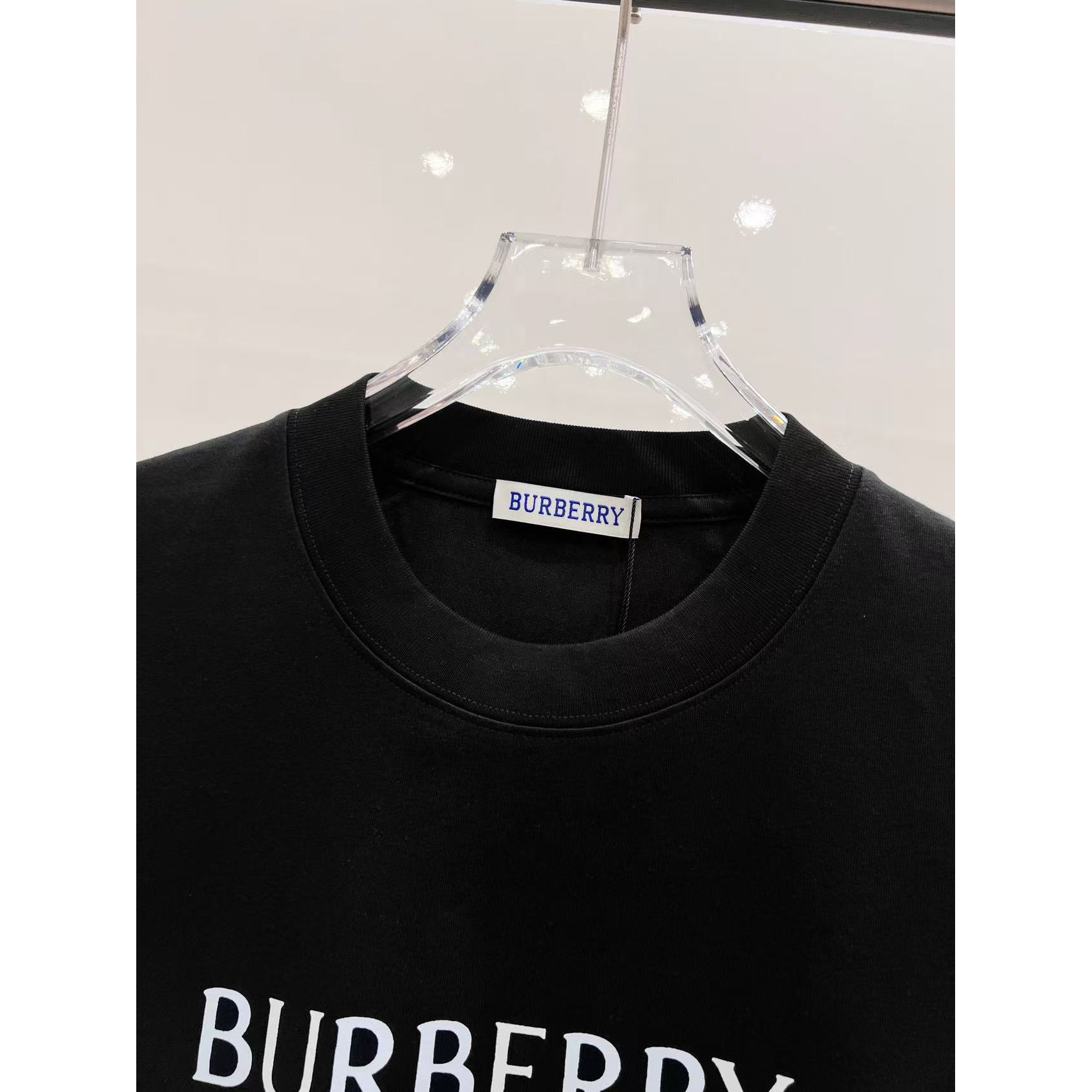 <p>BURBERRY 印花短袖T恤(黑)</p>