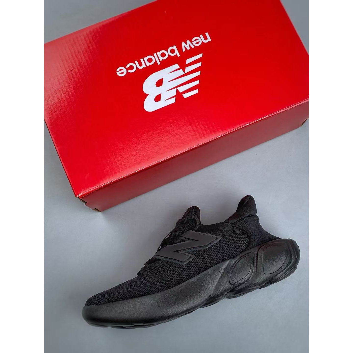 <p>New Balance 舒适贴合跑步鞋(黑)</p>