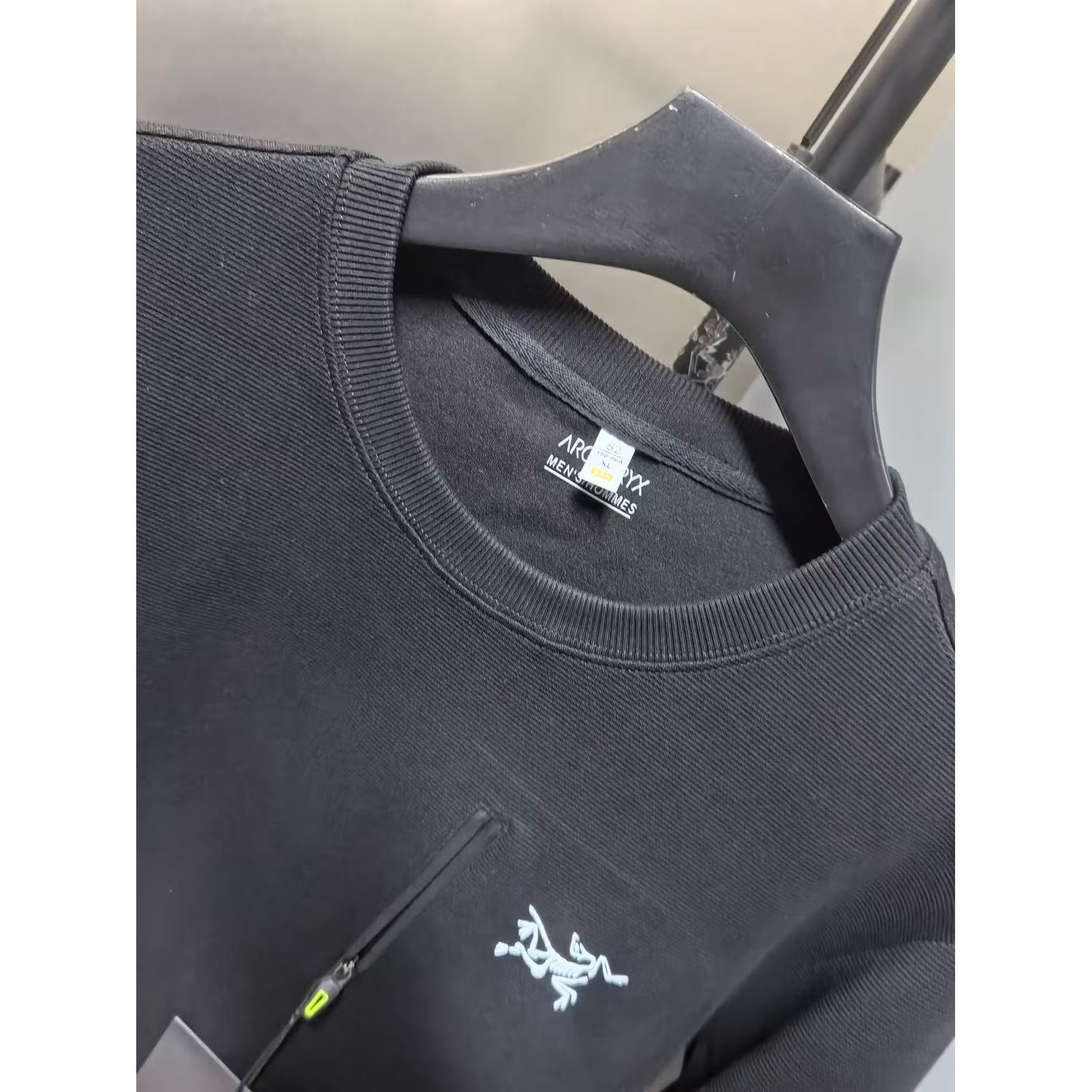 <p>Arc'teryx 新款卫衣(黑)</p>