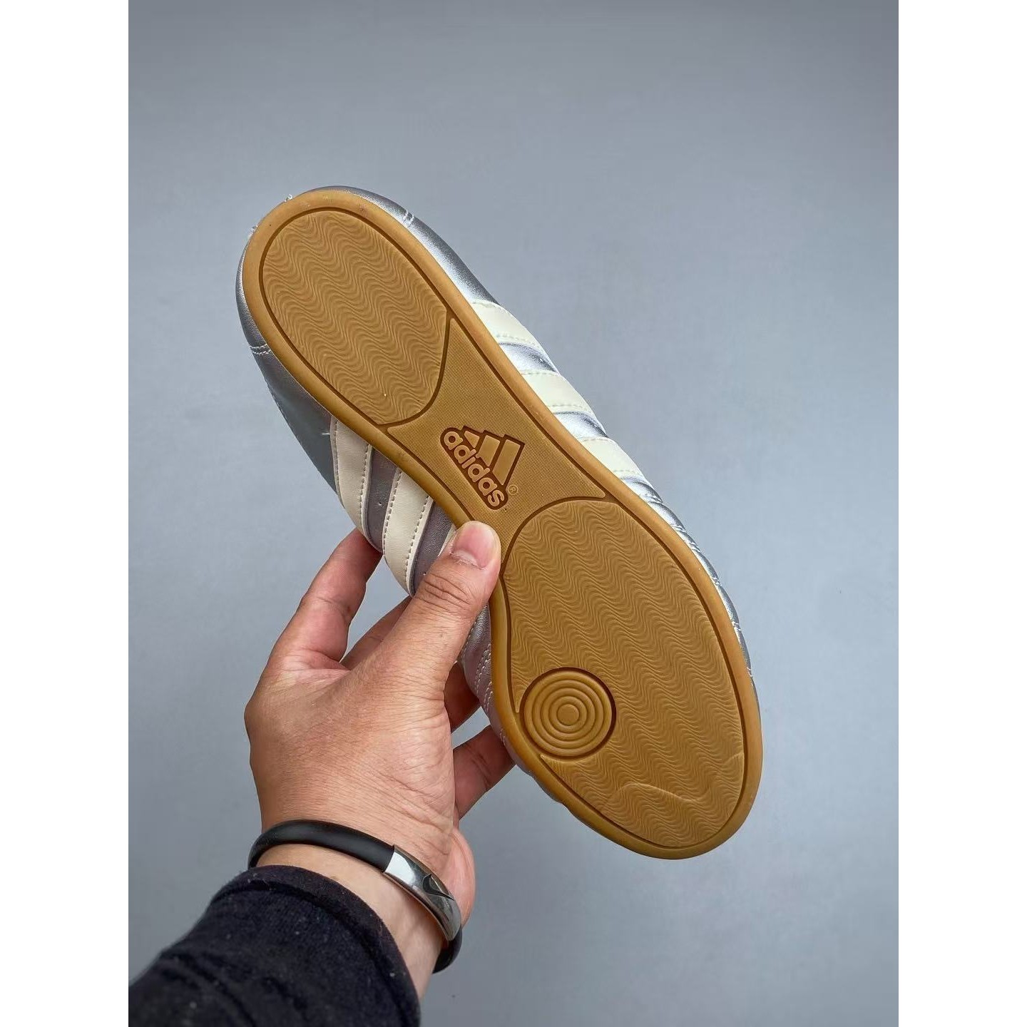<p>Adidas TEAKWONDO M 训练鞋(銀)</p>