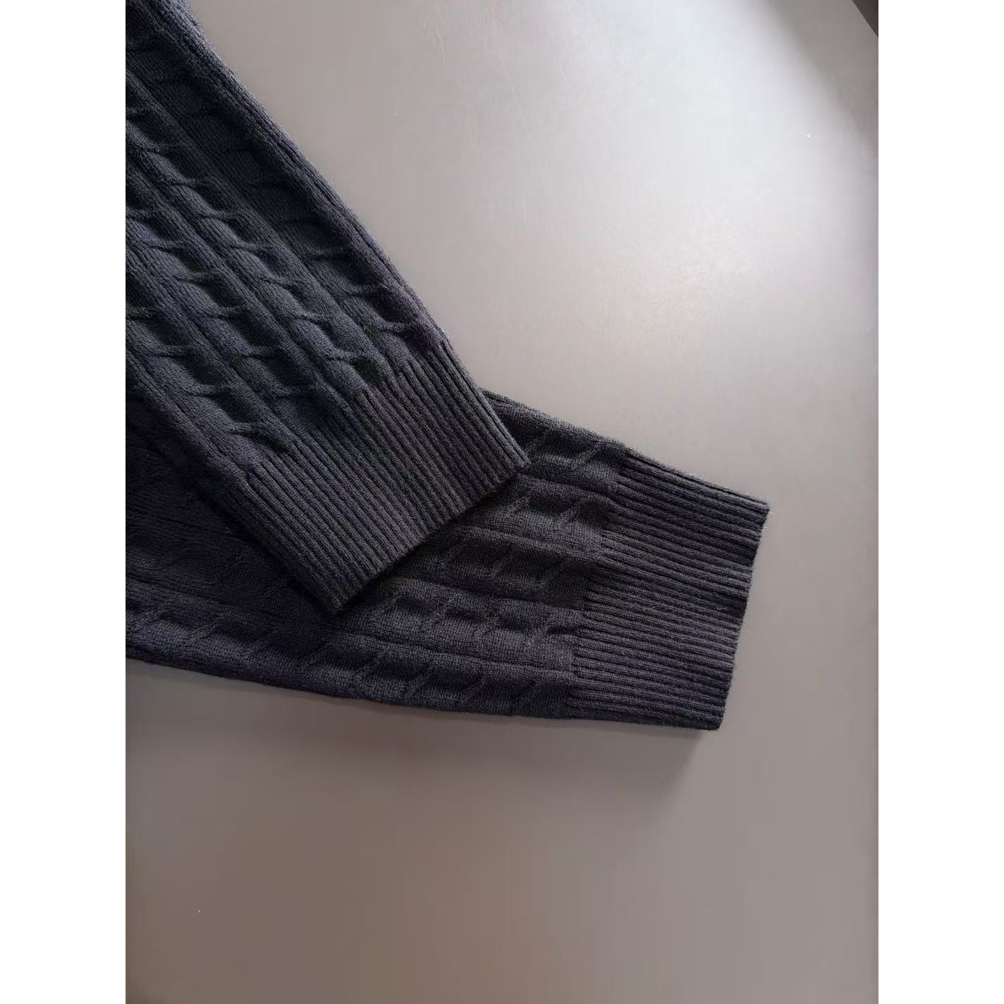 <p>GUCCI&nbsp;秋冬官网最新毛衣(黑)</p>