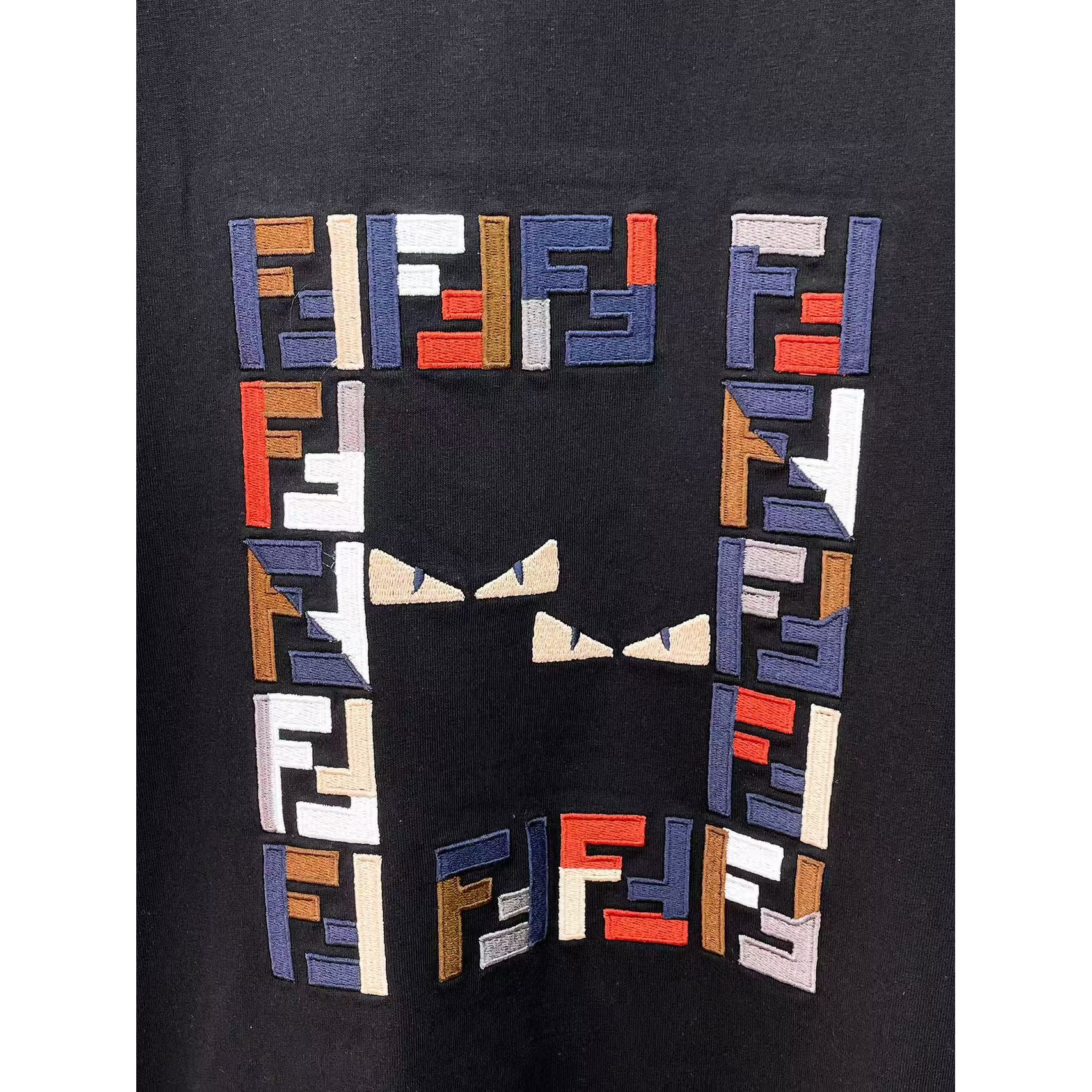 <p>FENDI 专柜新款短袖T恤(黑)</p>