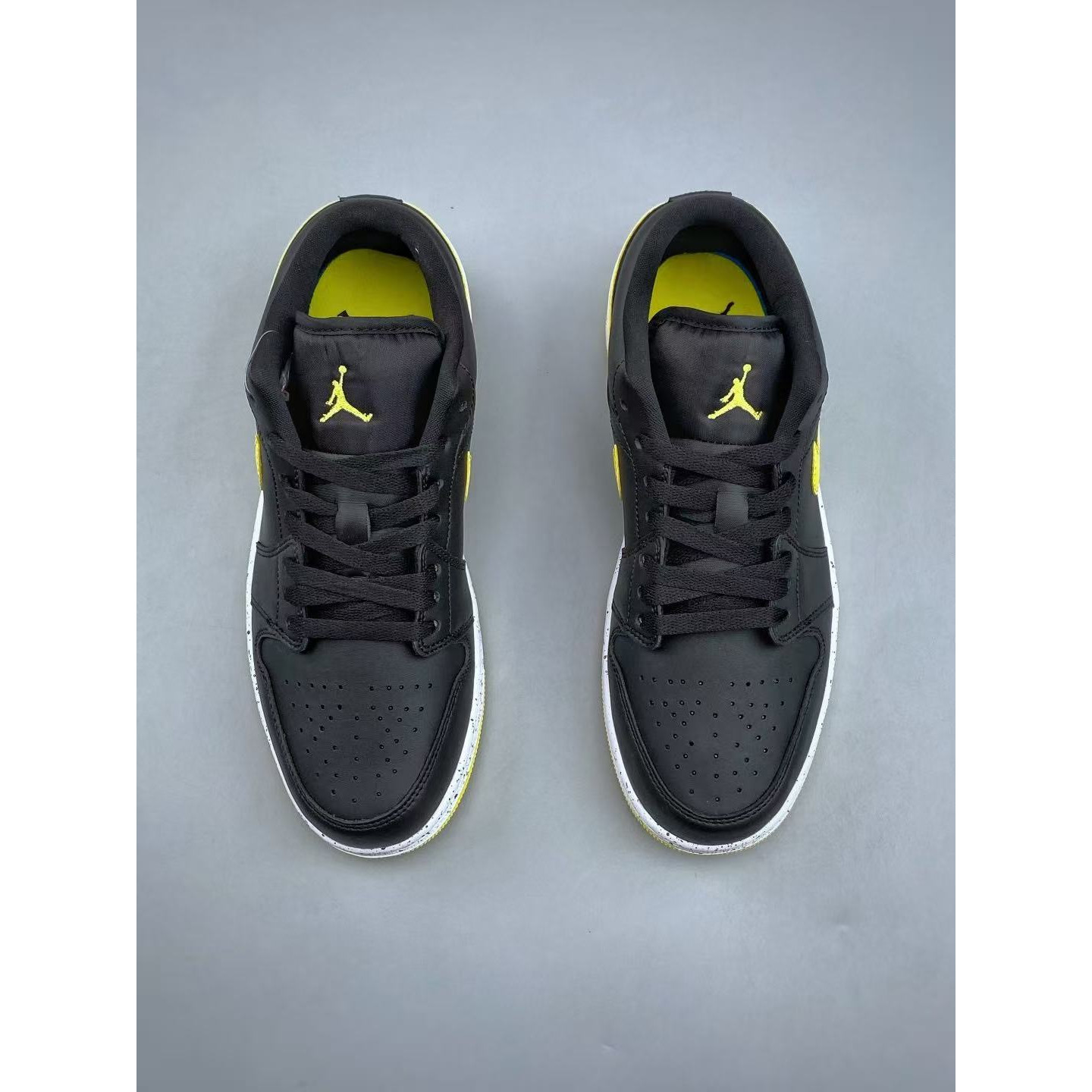 <p>Nike AIR JORDAN 1LOW G &nbsp;AJ1 乔1 低帮文化休闲板鞋(黑)</p>