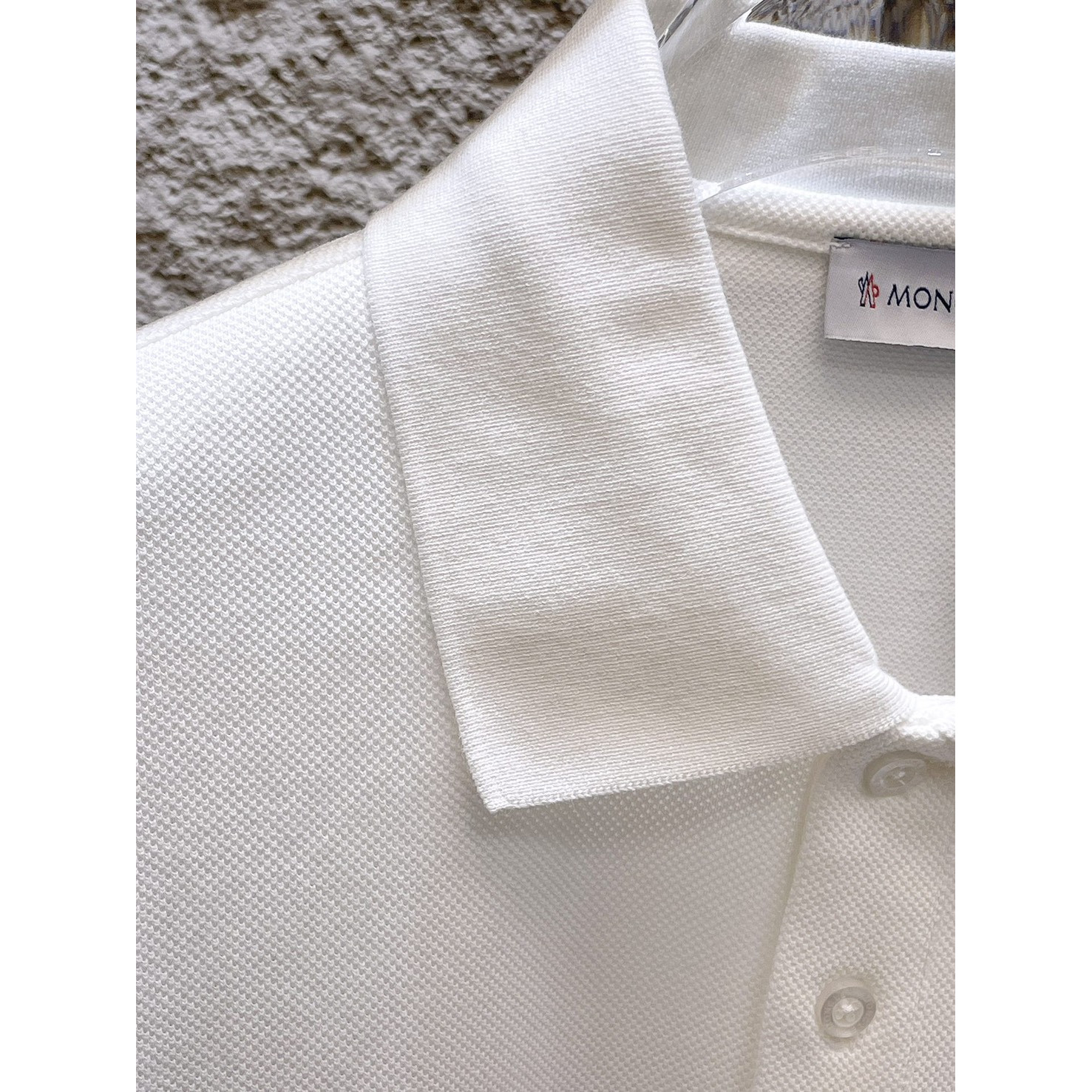 <p>MONCLER&nbsp;短袖翻领polo衫(白)</p>