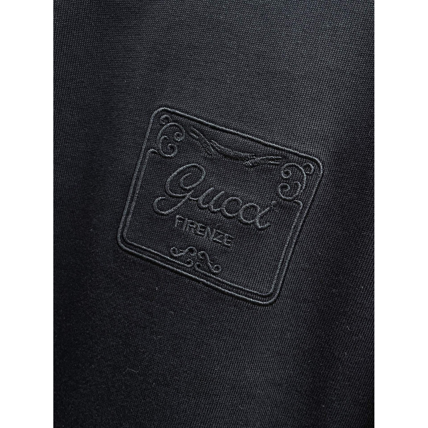 <p>GUCCI 长袖T恤(黑)</p>