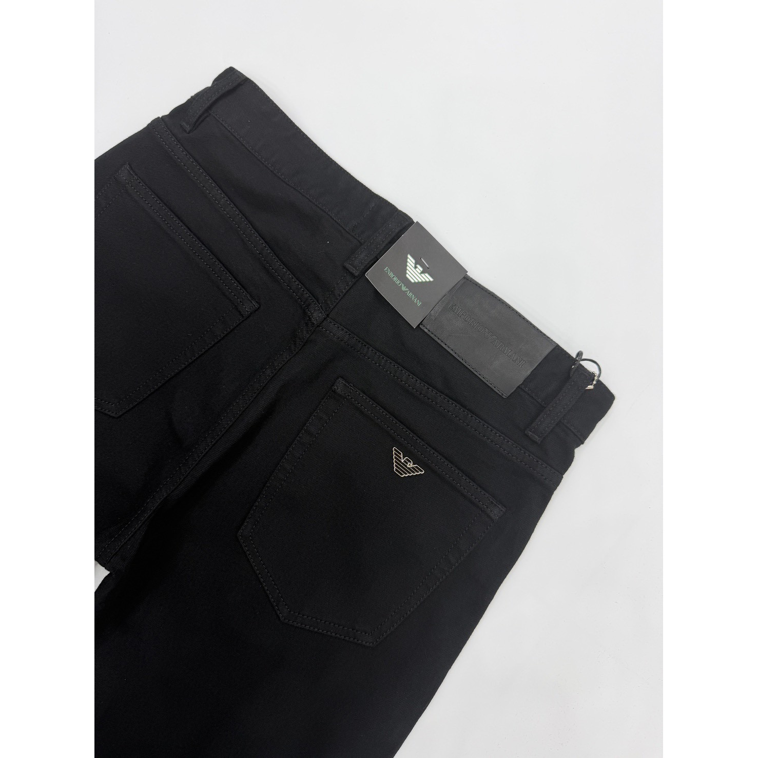 <p>Giorgio_Armani 阔腿直筒牛仔裤(D2706#)</p>