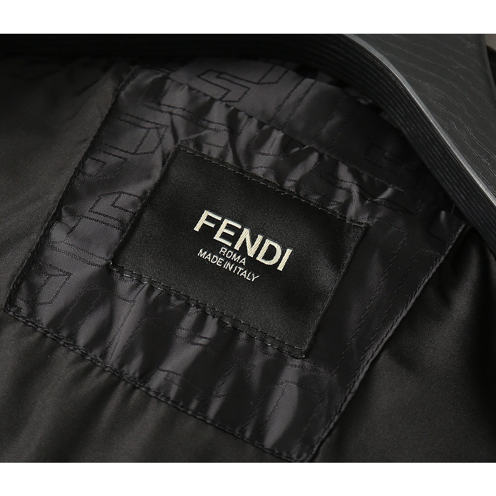 <p>FENDI 新款男士夹克外套</p>