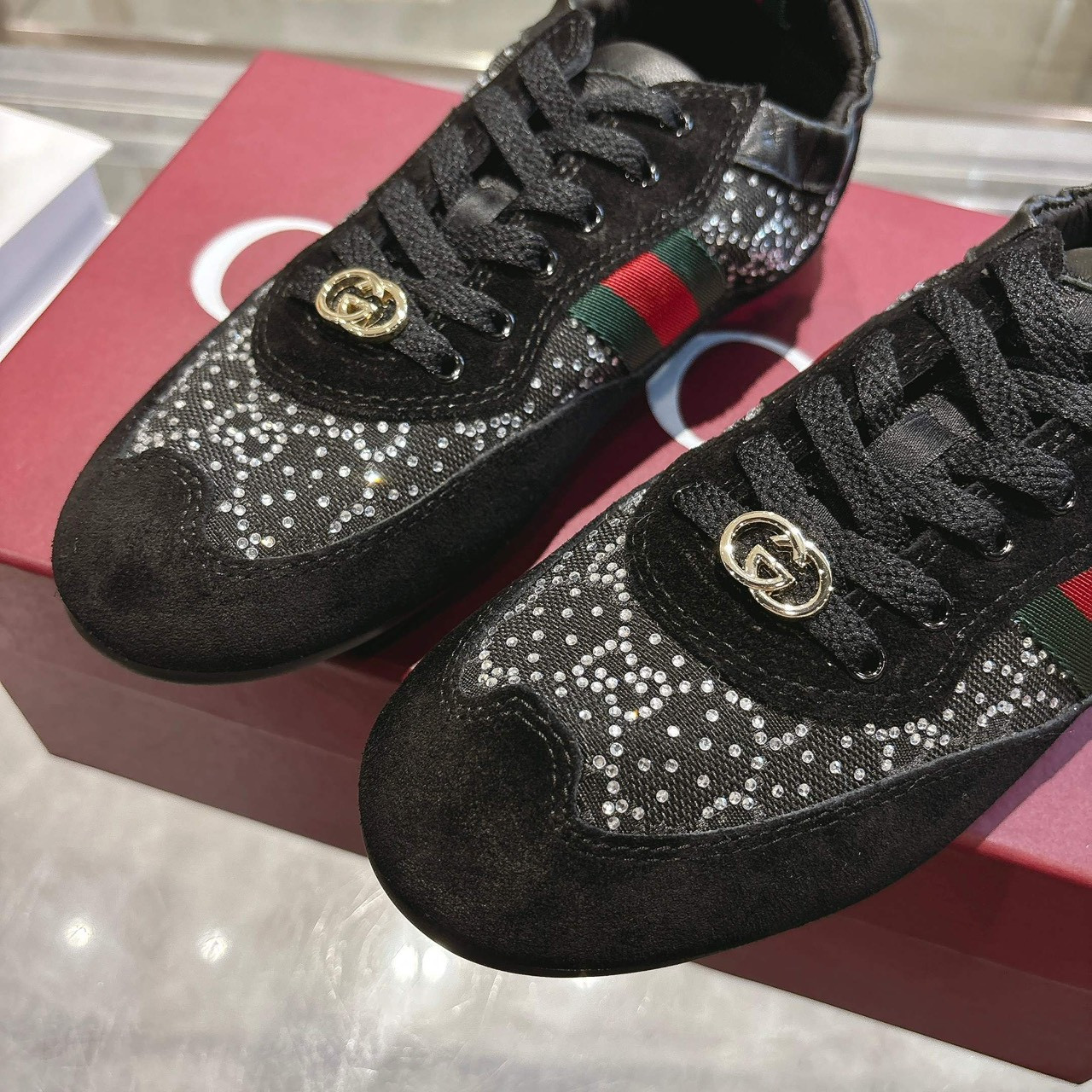 <p>GUCCI 水晶钻鞋(黑)</p>