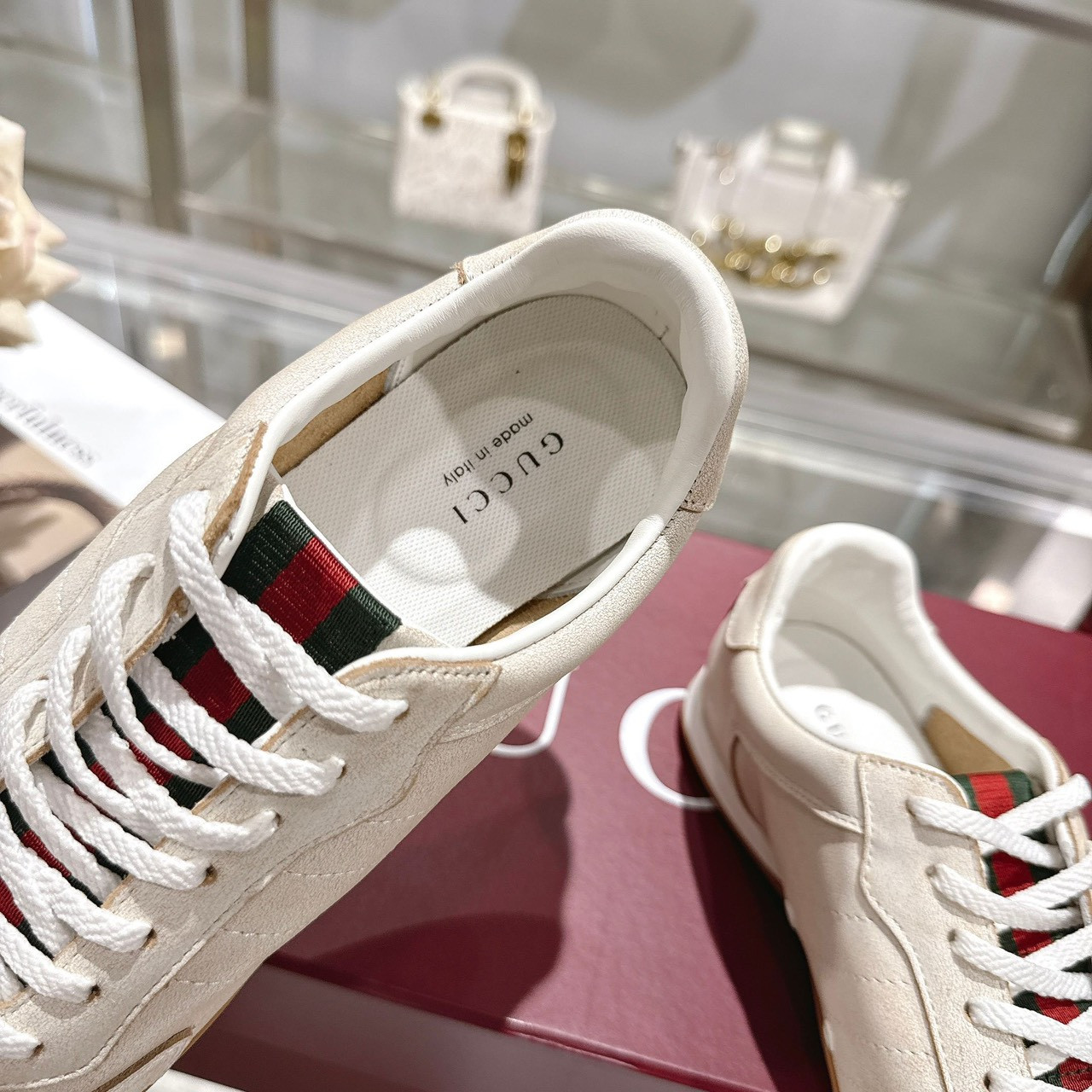 <p>GUCCI 德训鞋(女款-白)</p>