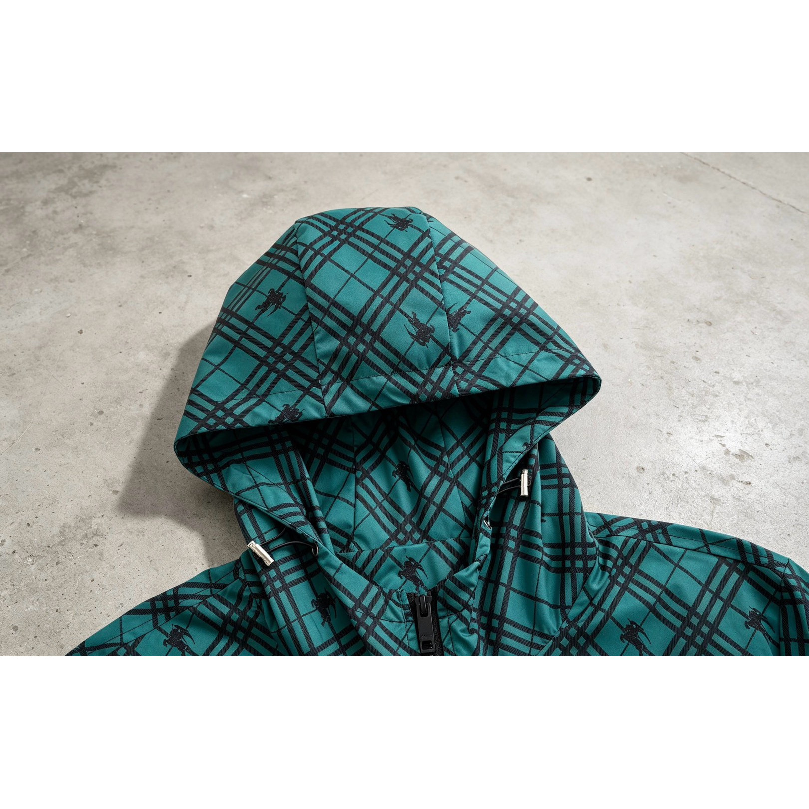 <p>Burberry 夹克外套</p>