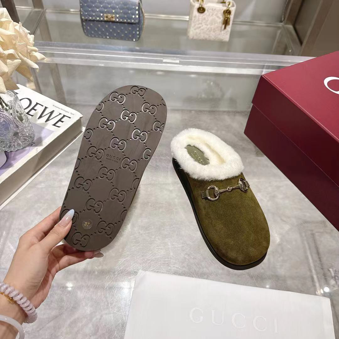<p>GUCCI 穆勒羊毛拖鞋</p>