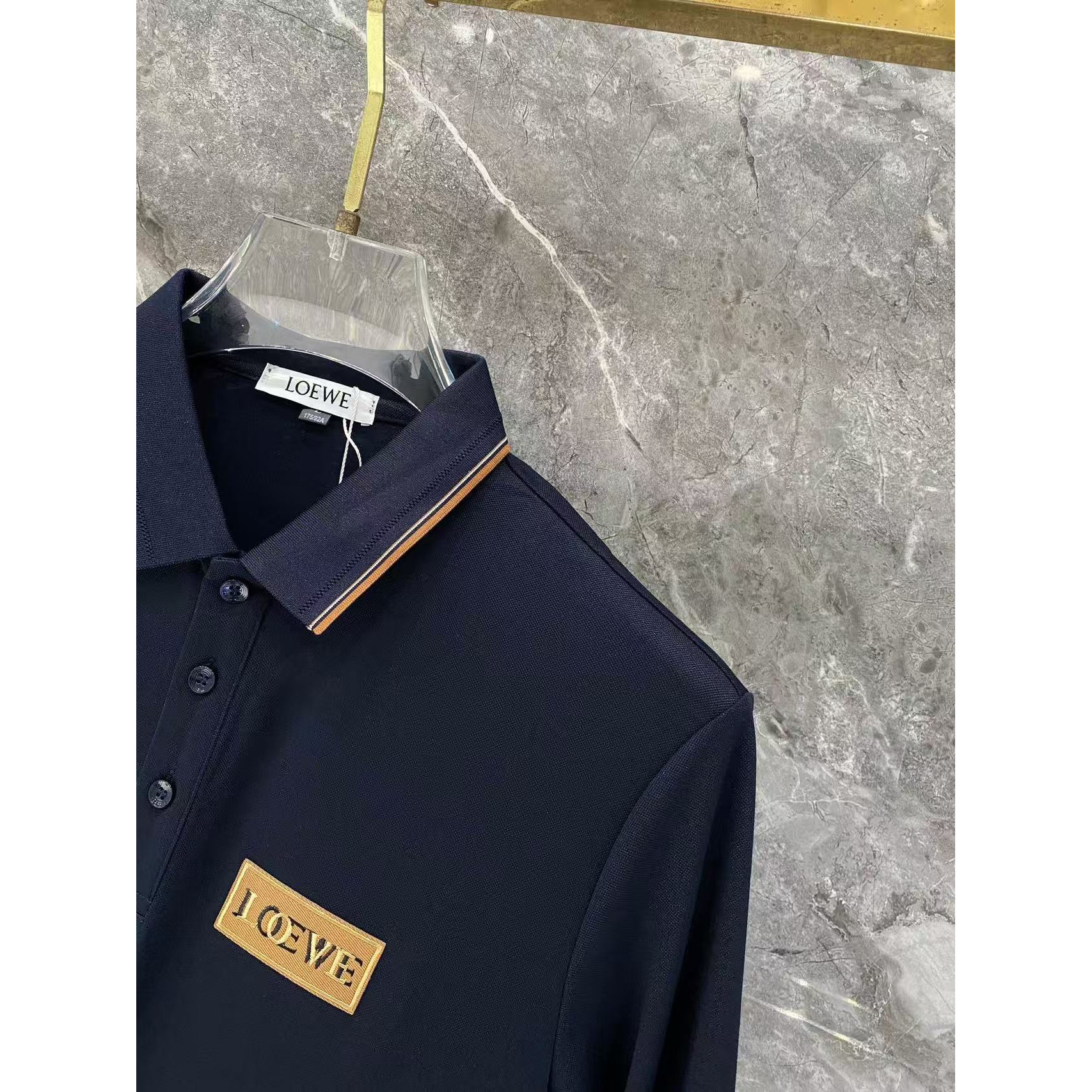 <p>LOEWE 秋冬长袖Polo(782985)</p>