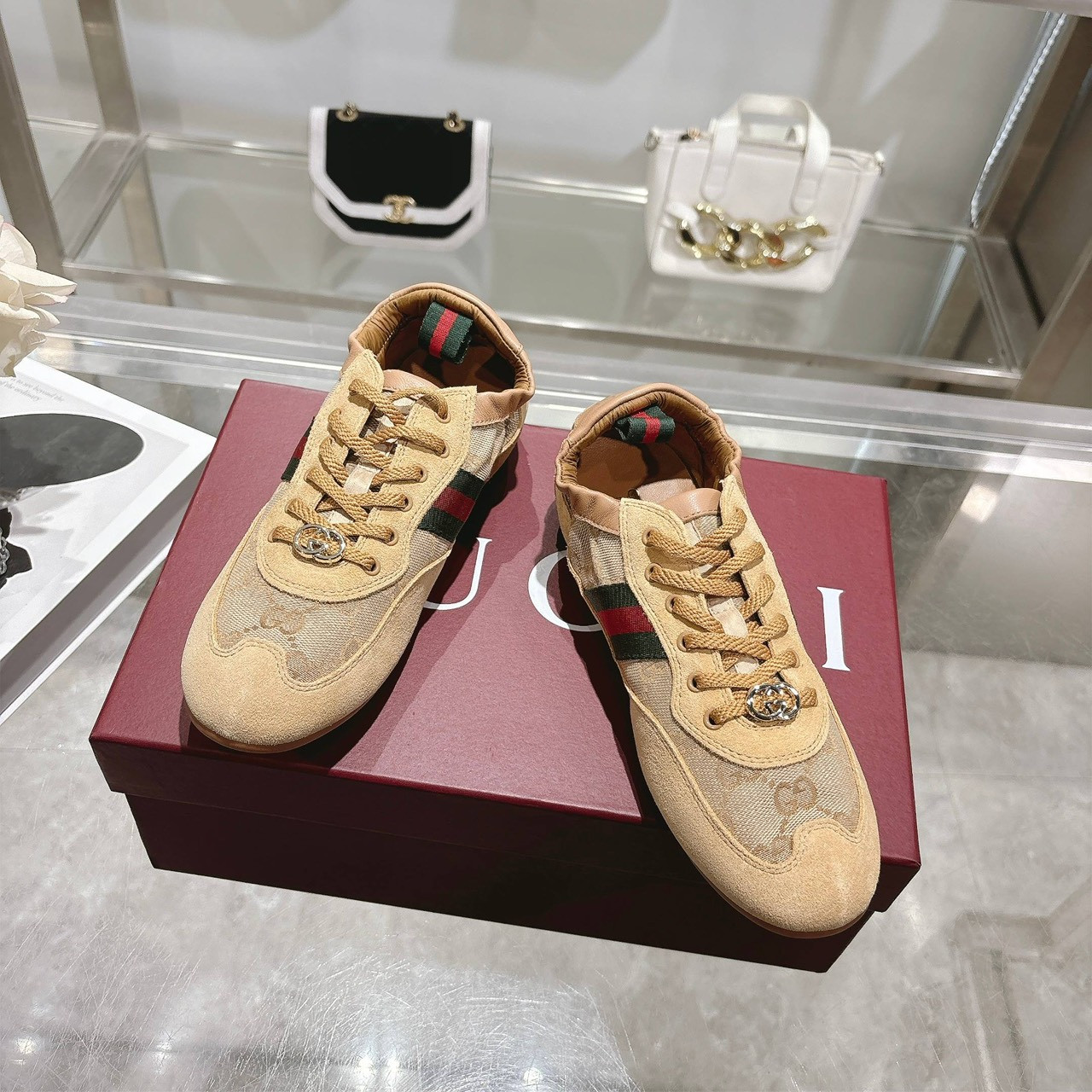 <p>GUCCI 橡筋鞋(杏)</p>