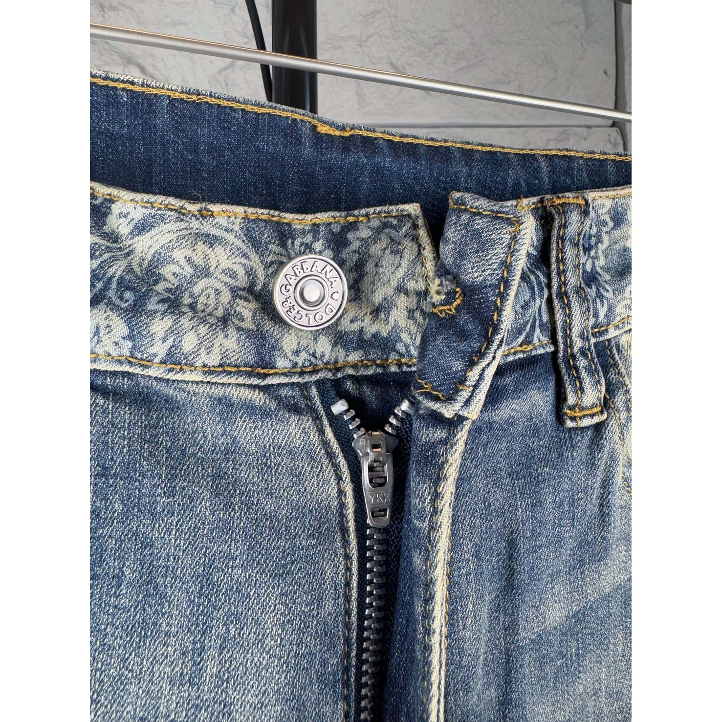 <p>D&amp;G 时尚牛仔褲</p>