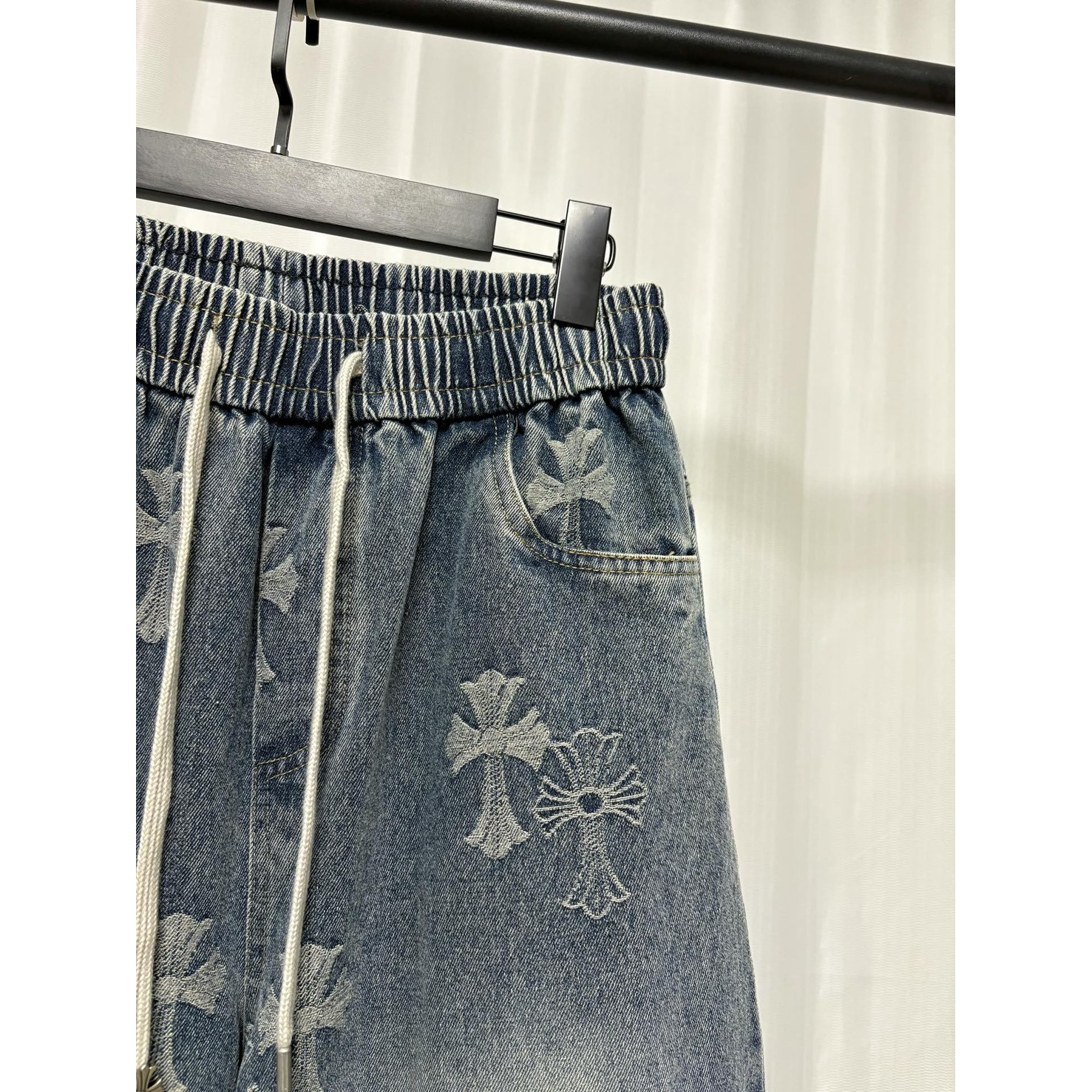 <p>Chrome Hearts 牛仔长裤</p>