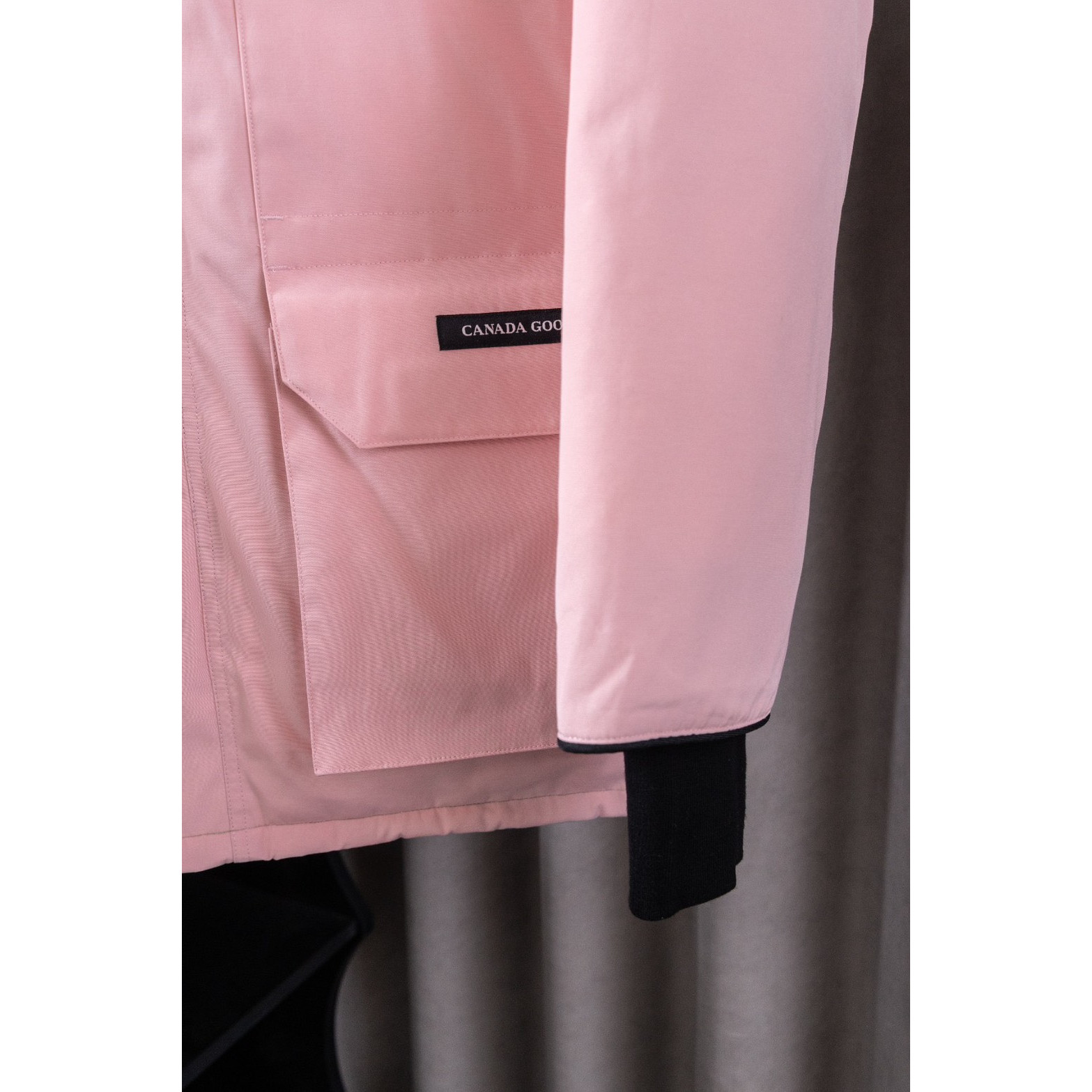 <p>Canada Goose 顶级狼毛Expedition 08款 4660M 远征派克羽绒服(粉色)</p>