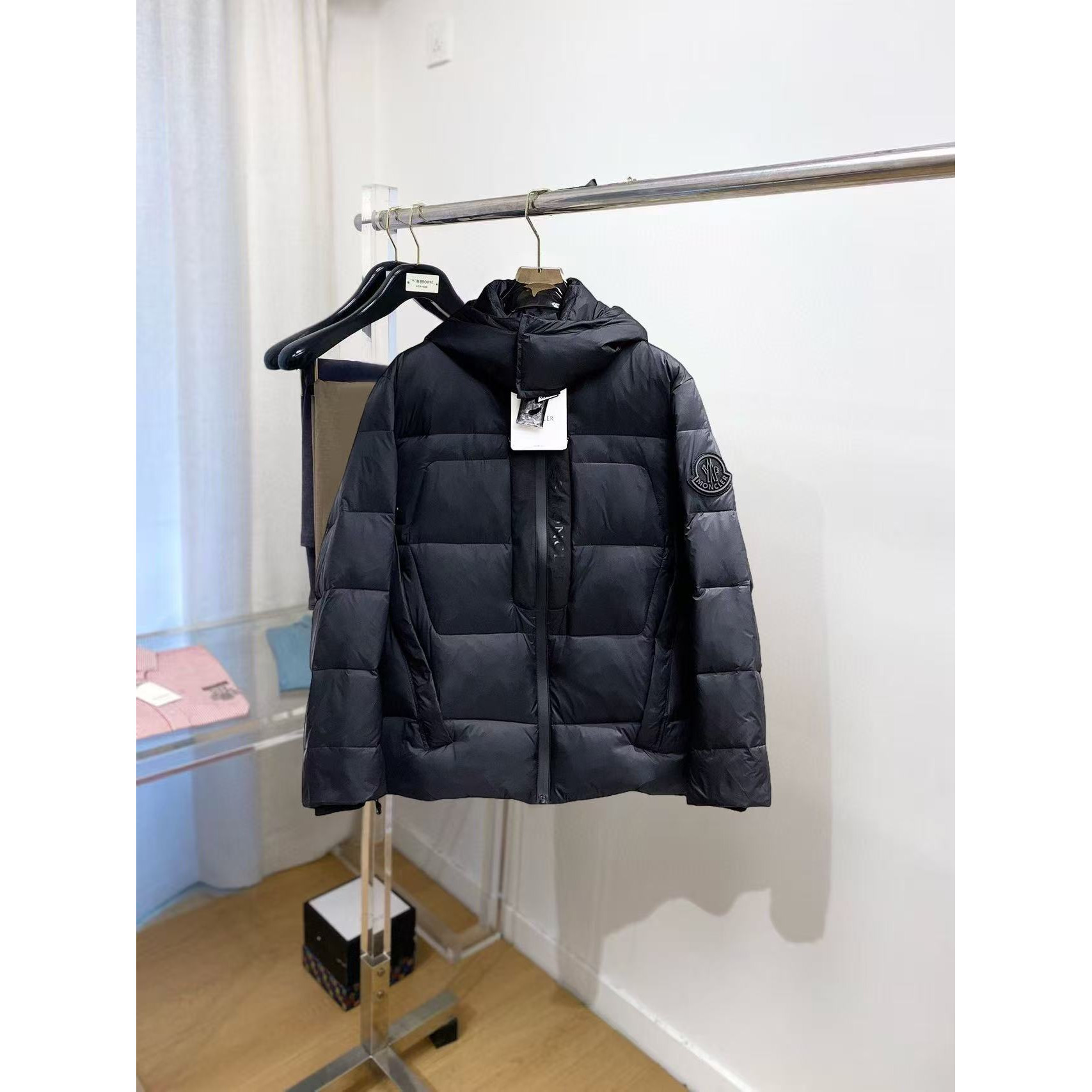 <p>MONCLER&nbsp;秋冬新款羽绒服(黑)&nbsp;</p>