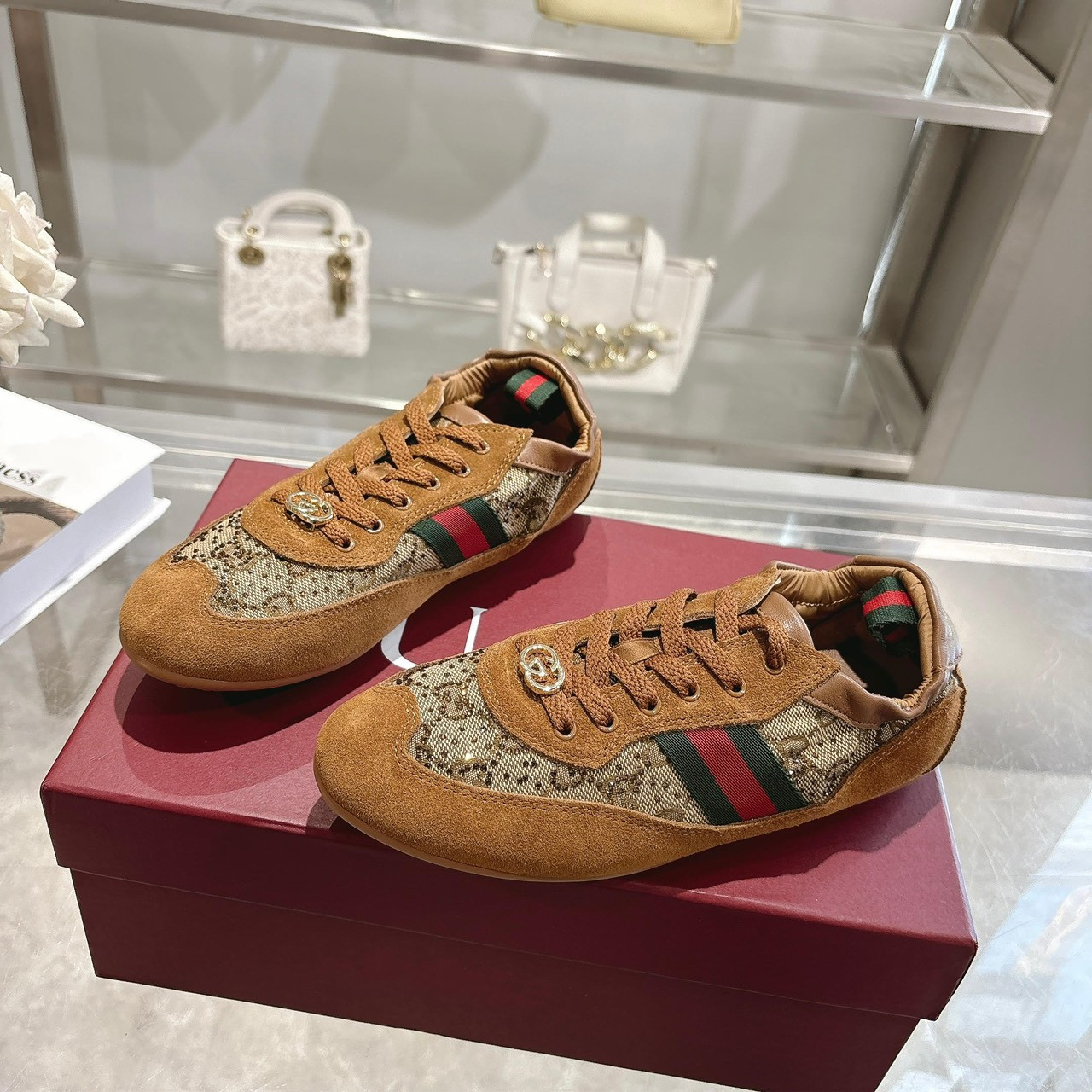 <p>GUCCI 水晶钻鞋(棕)</p>