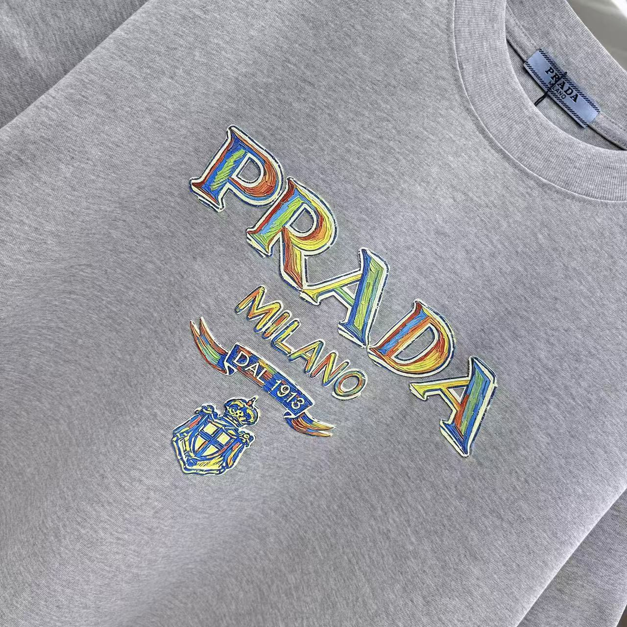 <p>Prada 圓領T恤</p>