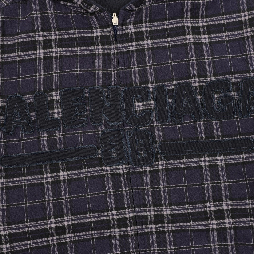 <p>Balenciaga 格纹贴布字母拉链外套</p>