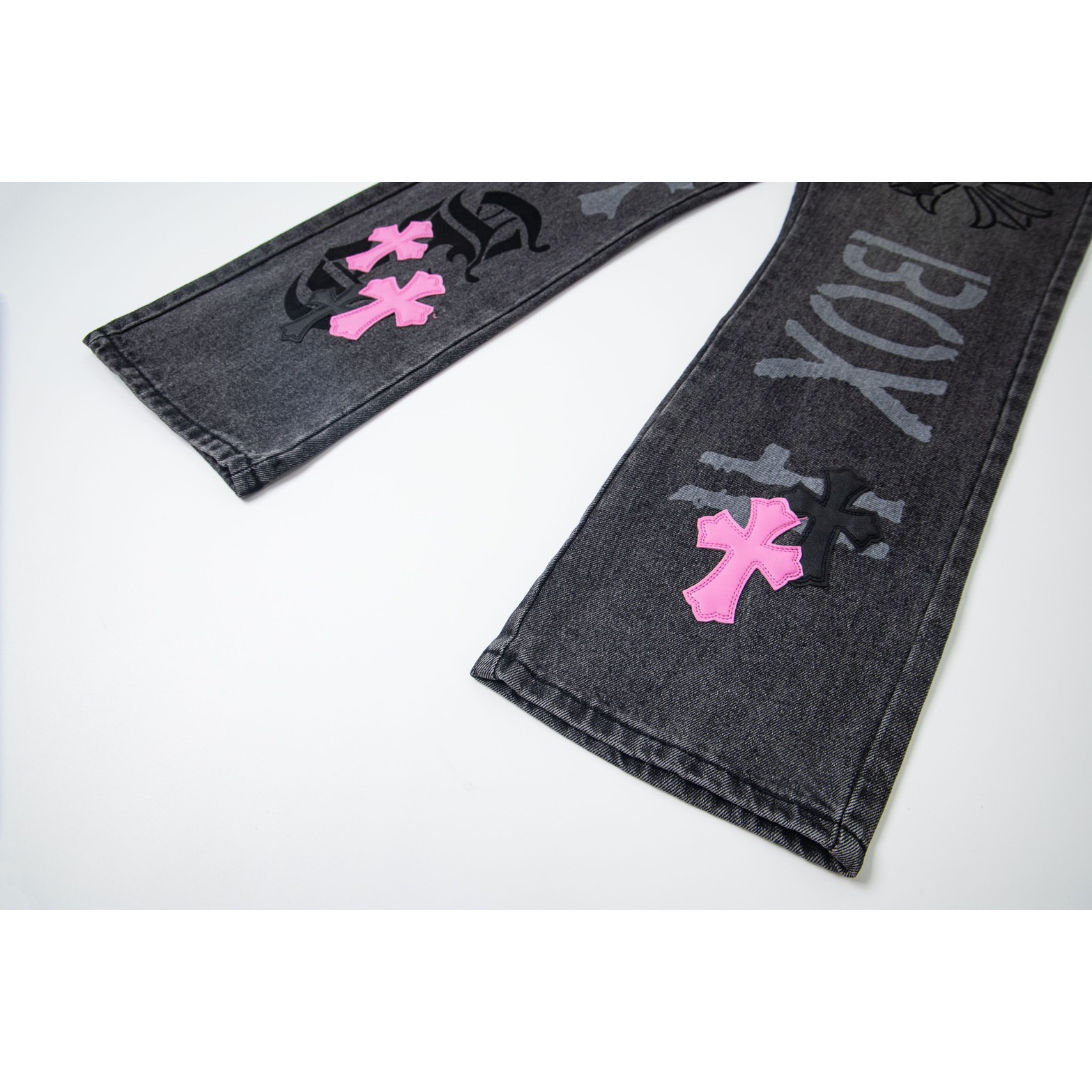 <p>CHROME HEARTS 铆钉款工装牛仔裤(1761#)</p>